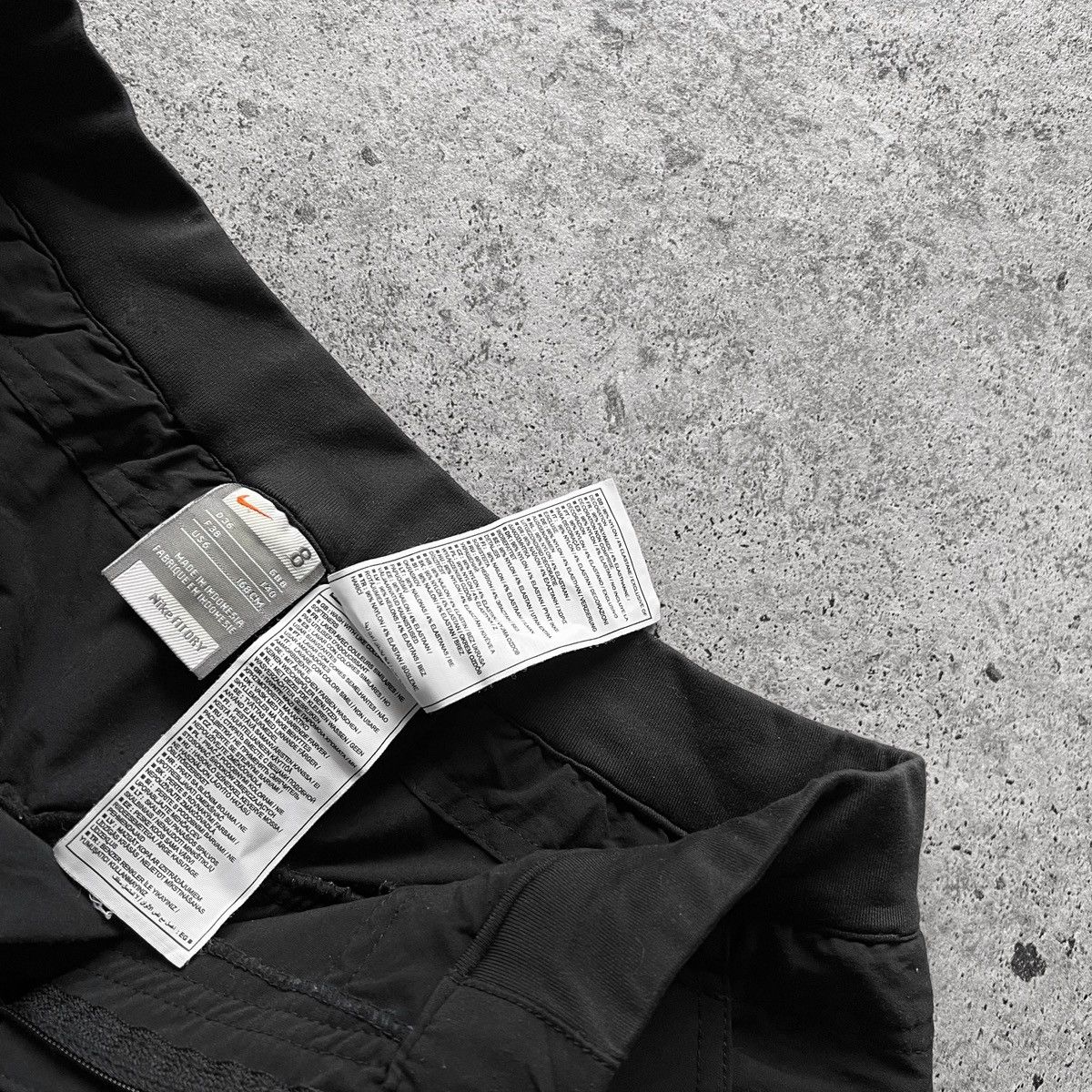 Nike × Vintage Nike Womens Black Vintage 00s Nylon Track Pants Y2K Swoosh Size 28" / US 6 / IT 42 - 11 Thumbnail