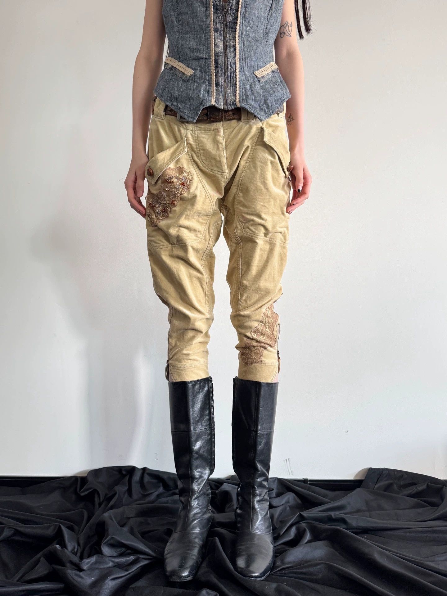 Vintage Italian Brand Vintage Velvet Beaded Cropped Pants Size 25" / US 0 / IT 36 - 2 Thumbnail