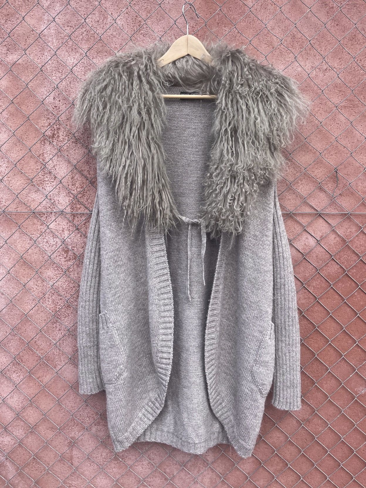 Dolce & Gabbana 2000s Dolce & Gabbana Fur Collar long knit. Size M / US 6-8 / IT 42-44 - 2 Thumbnail