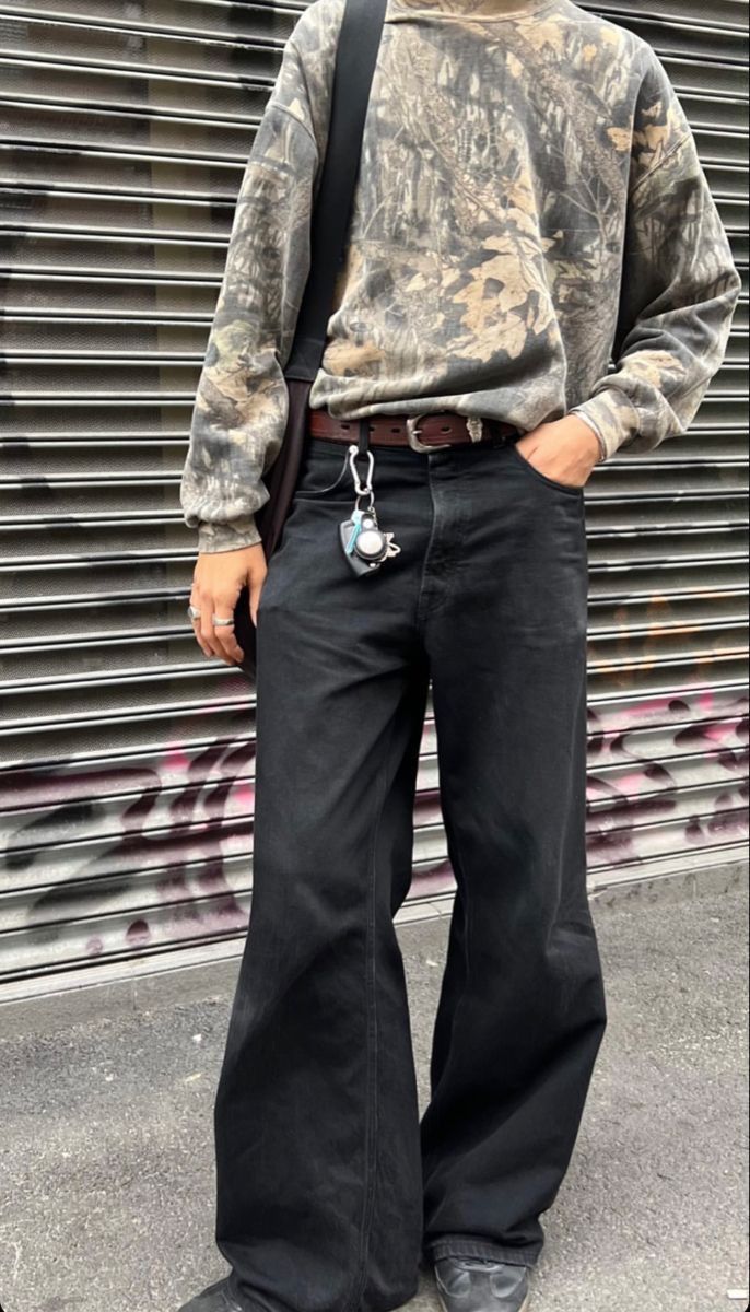 Realtree Crazy Vintage Faded Carhartt Style Realtree Camo Crewneck Size US S / EU 44-46 / 1 - 10 Thumbnail