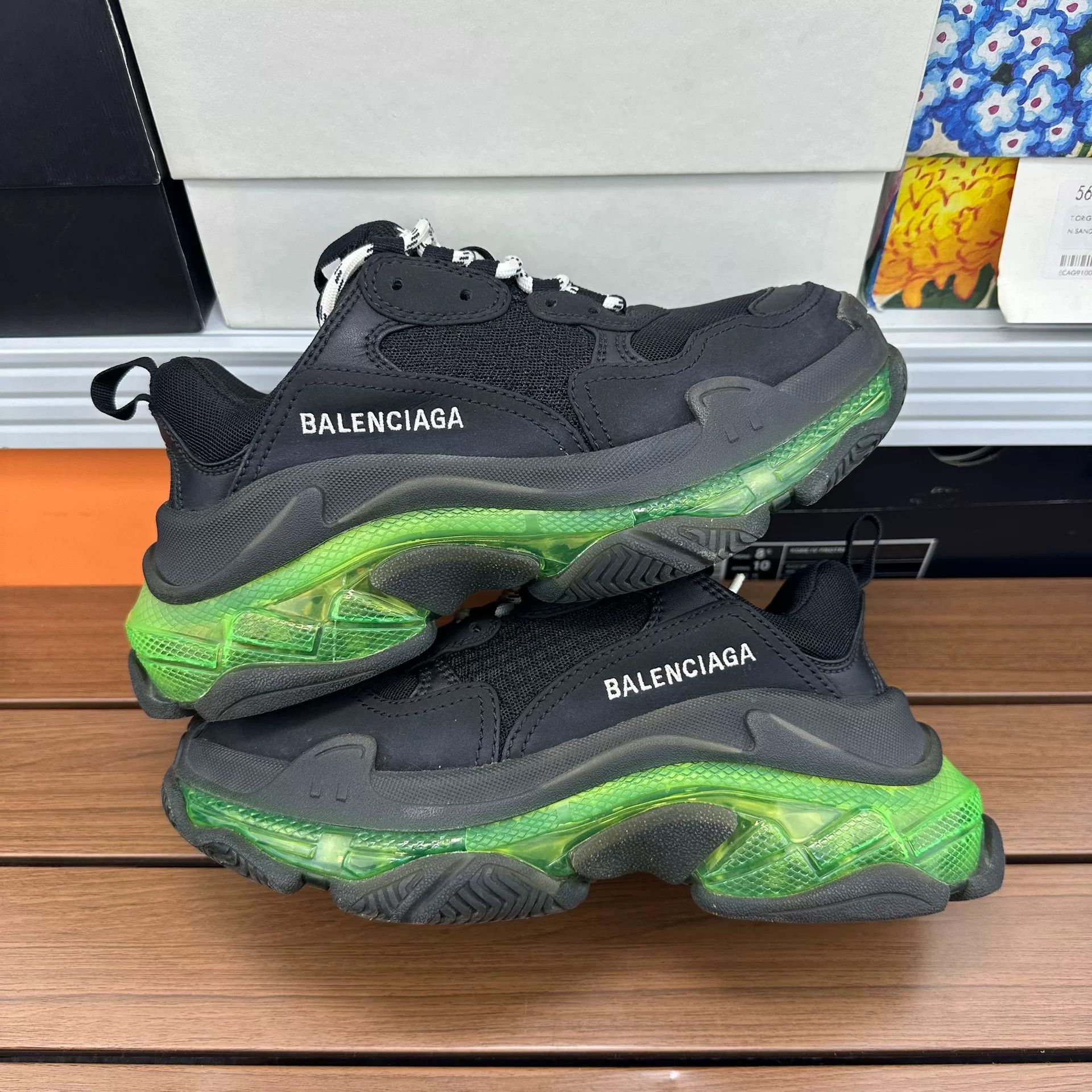 Balenciaga Balenciaga Green Lowtop Sneakers it_36 Women Size US 6 / IT 36 - 1 Thumbnail