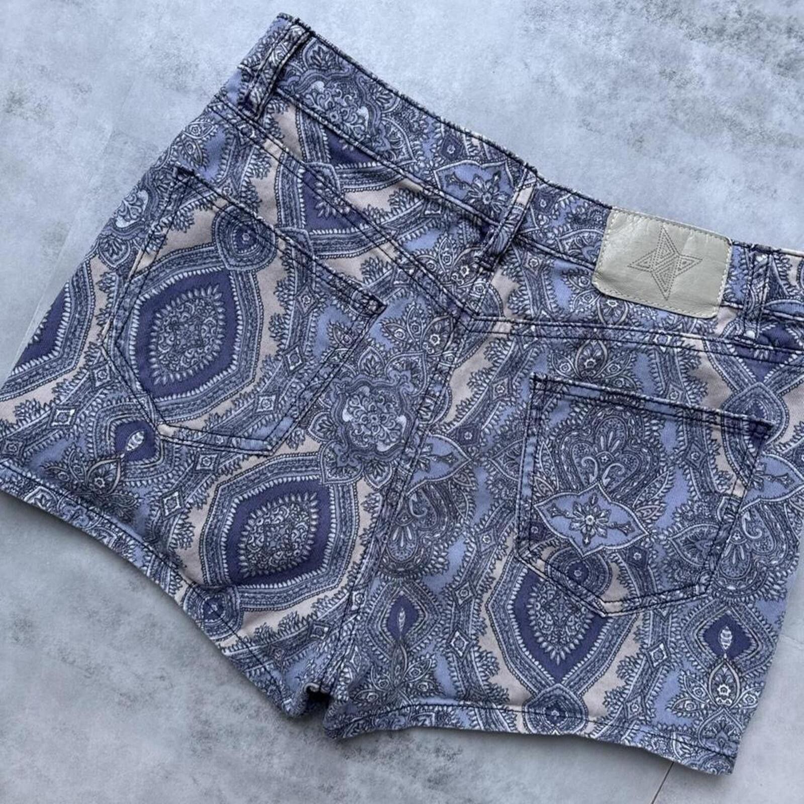 Bcbgmaxazria Y2K BCBG 00s Purple Grunge Shorts Size 27" / US 4 / IT 40 - 3 Thumbnail