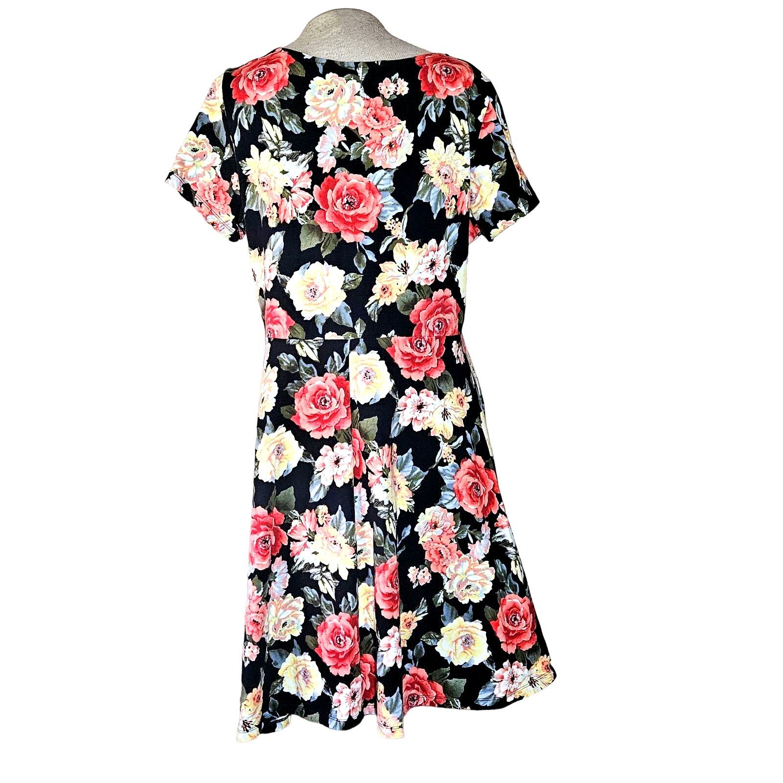 Forever 21 Black and Pink Floral Cotton Blend Short Sleeve Dress Size XL / US 12-14 / IT 48-50 - 2 Thumbnail