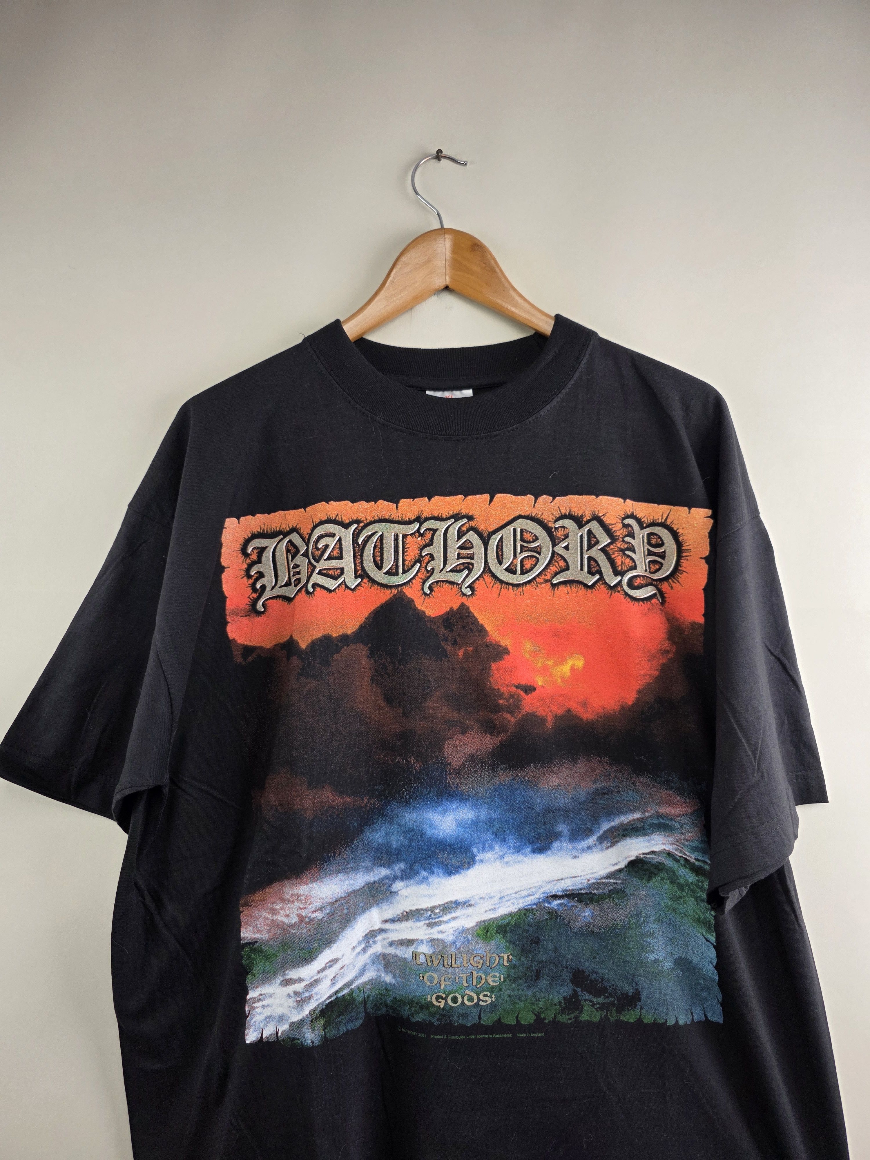 Band Tees 2001 Bathory Twilight of the gods XL 23.5" 30.5" Size US XL / EU 56 / 4 - 2 Thumbnail