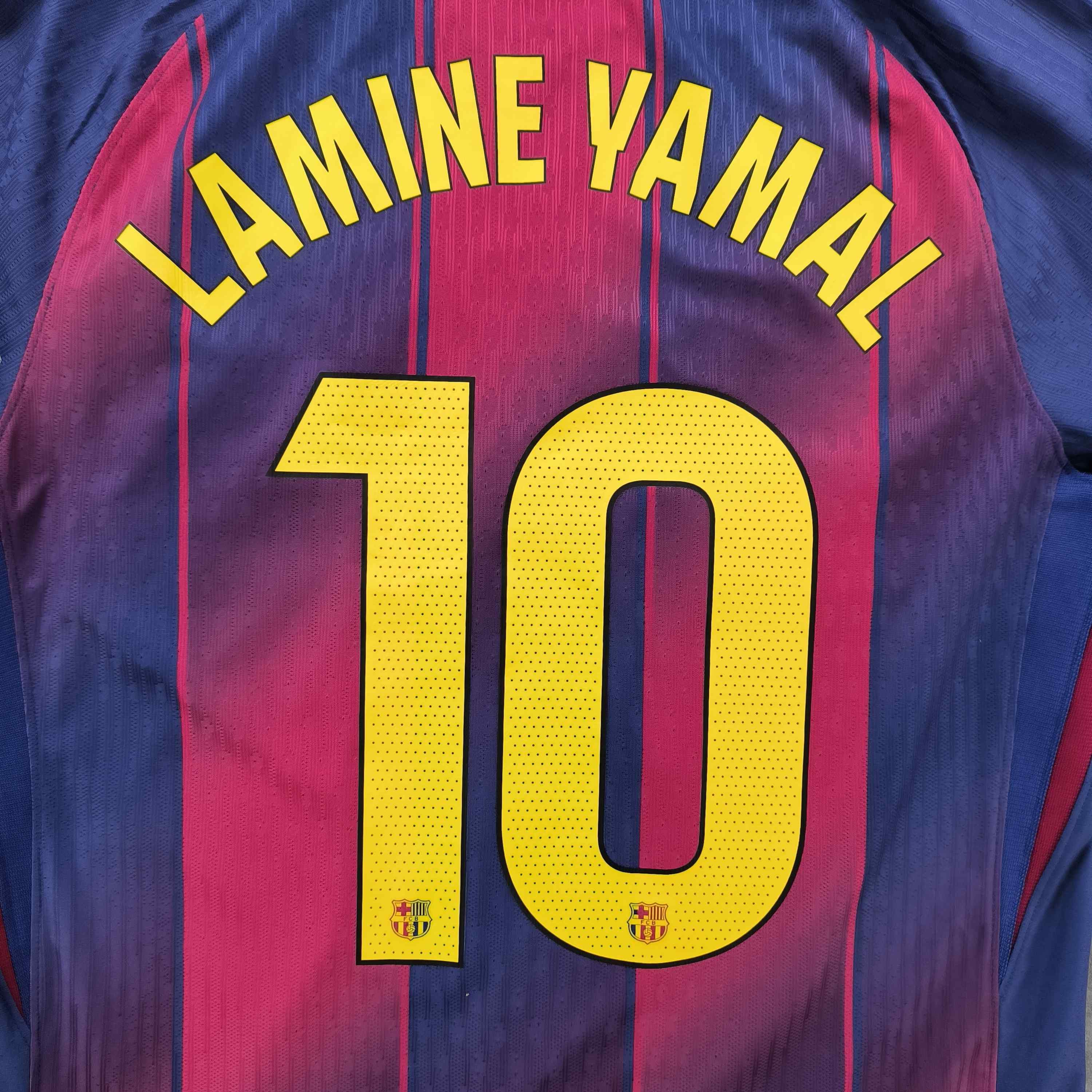 Nike FC Barcelona 2025-26 Nike home Yamal football jersey size M Size US M / EU 48-50 / 2 - 8 Thumbnail