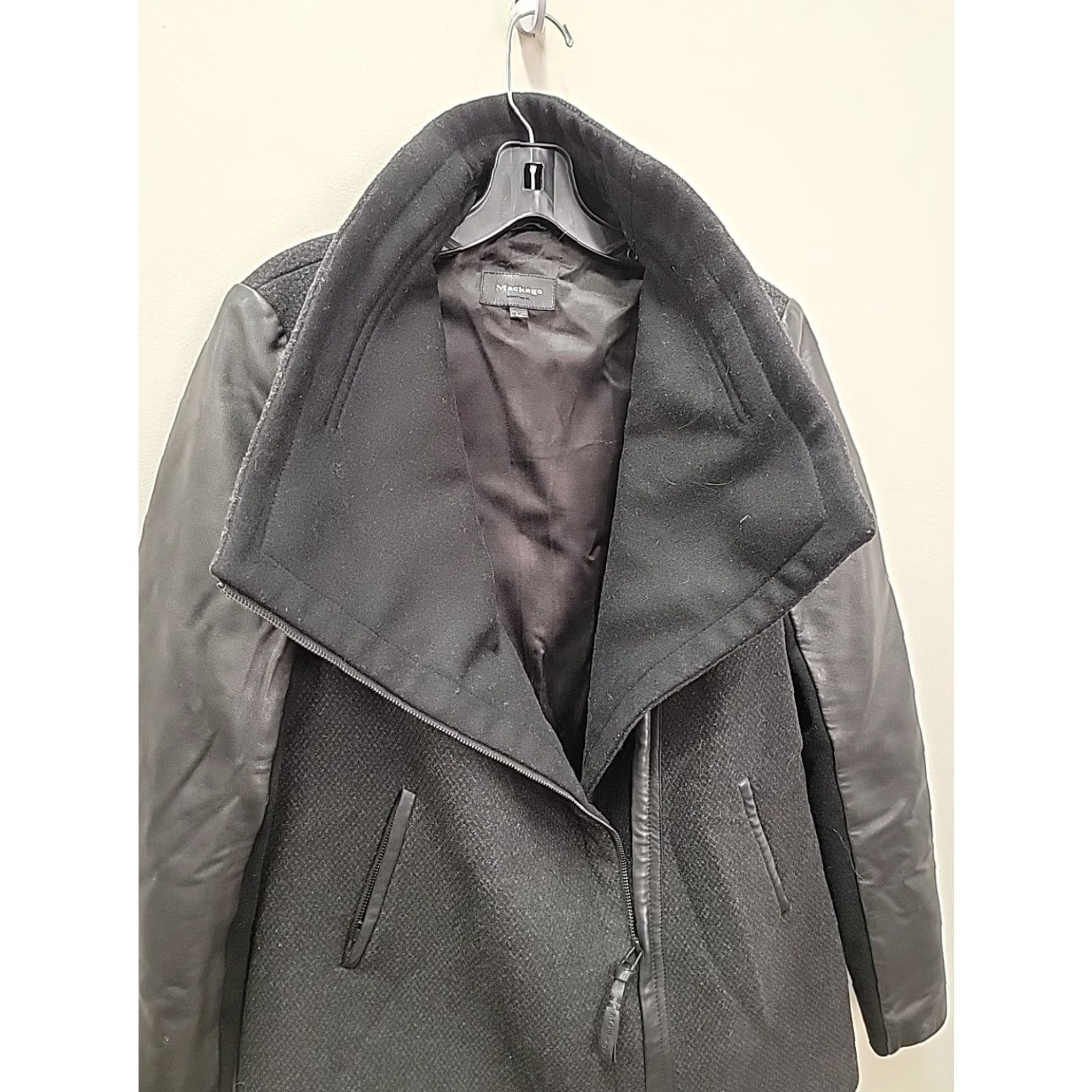 Mackage **Black Wool Mackage Coat Jacket Women Large** User: Black Wool Mackage Coat Jacket Women's Large Size L / US 10 / IT 46 - 6 Thumbnail