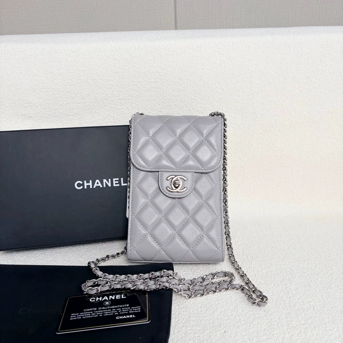 Chanel Pre-loved Bag Very good condition Size ONE SIZE - 1 Thumbnail