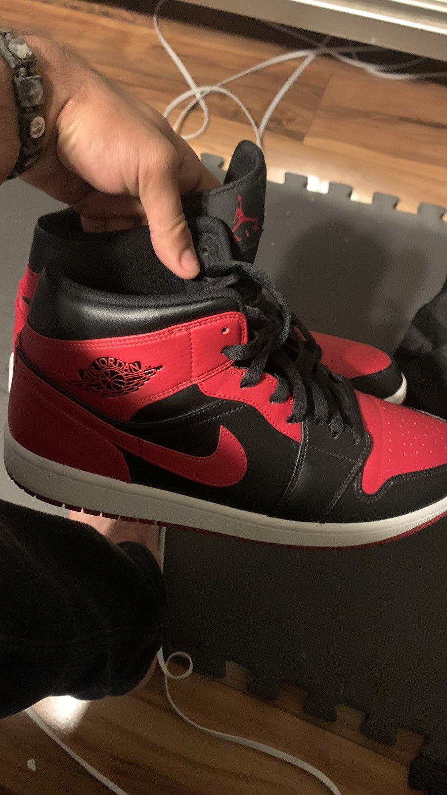 Jordan Brand Air Jordan 1 Breds Mid Size US 11 / EU 44 - 3 Thumbnail