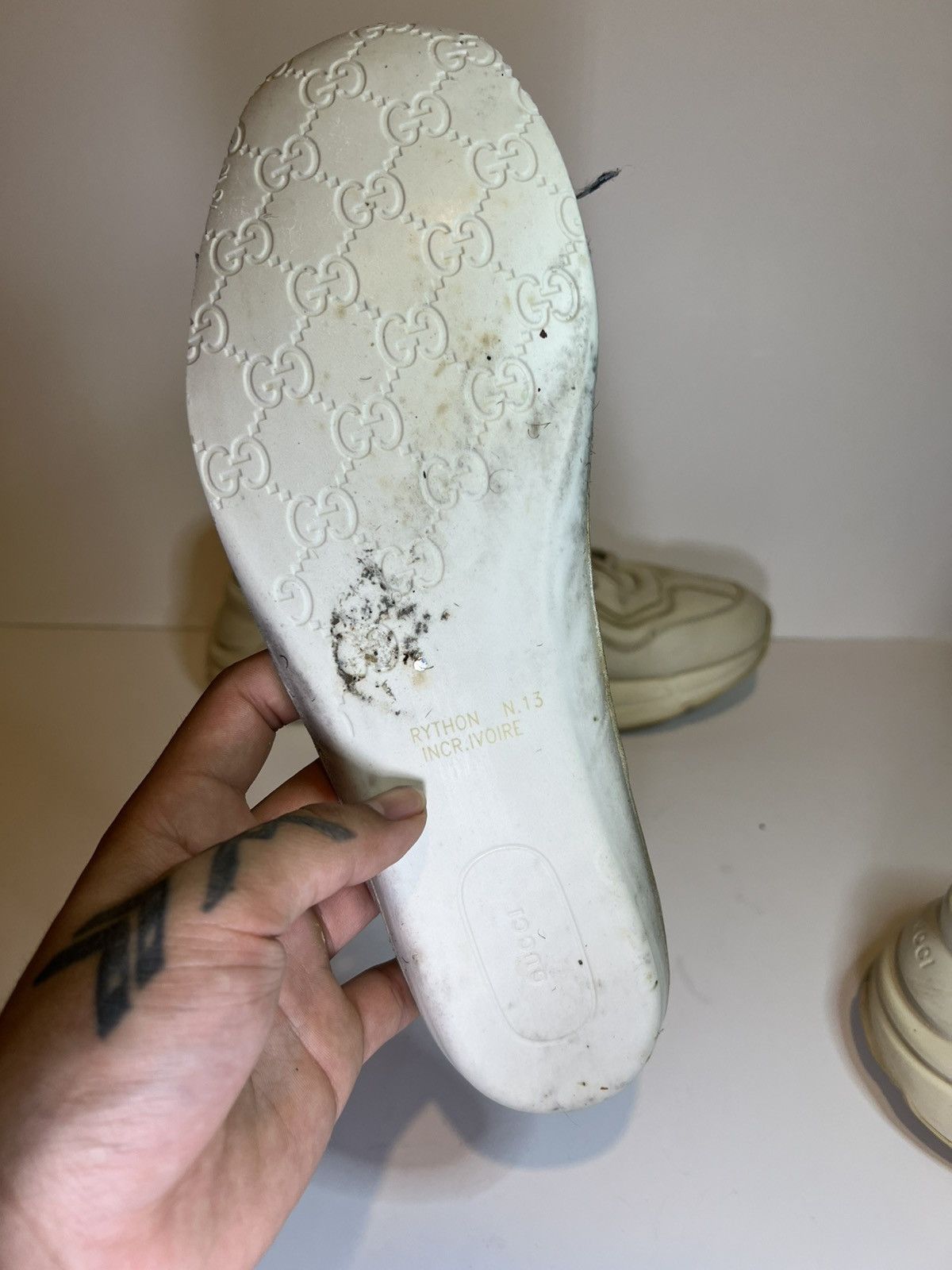 Gucci Gucci Rhyton leather sneakers in ivory vintage gucci logi Size US 13 / EU 46 - 8 Thumbnail
