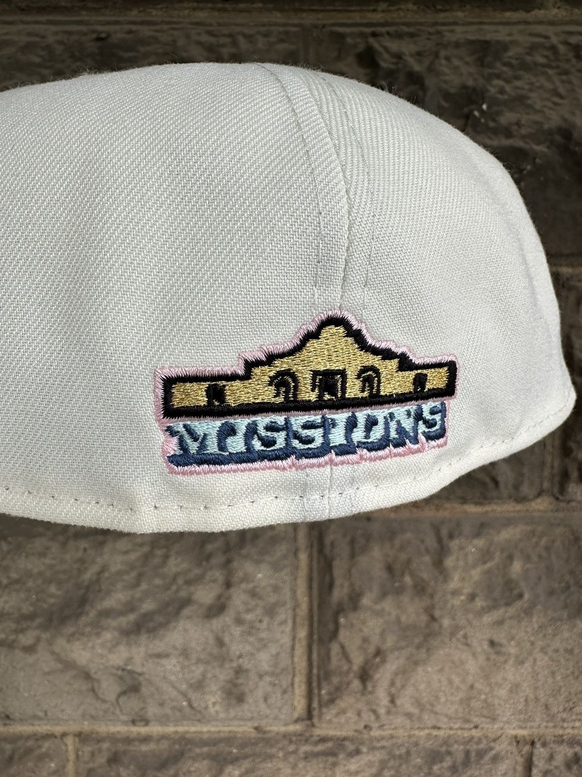 MLB × New Era × Supreme 7 3/4 SAN ANTONIO MISSIONS KEYS SUNSET MARGARITAVILLE CAP Size ONE SIZE - 4 Thumbnail