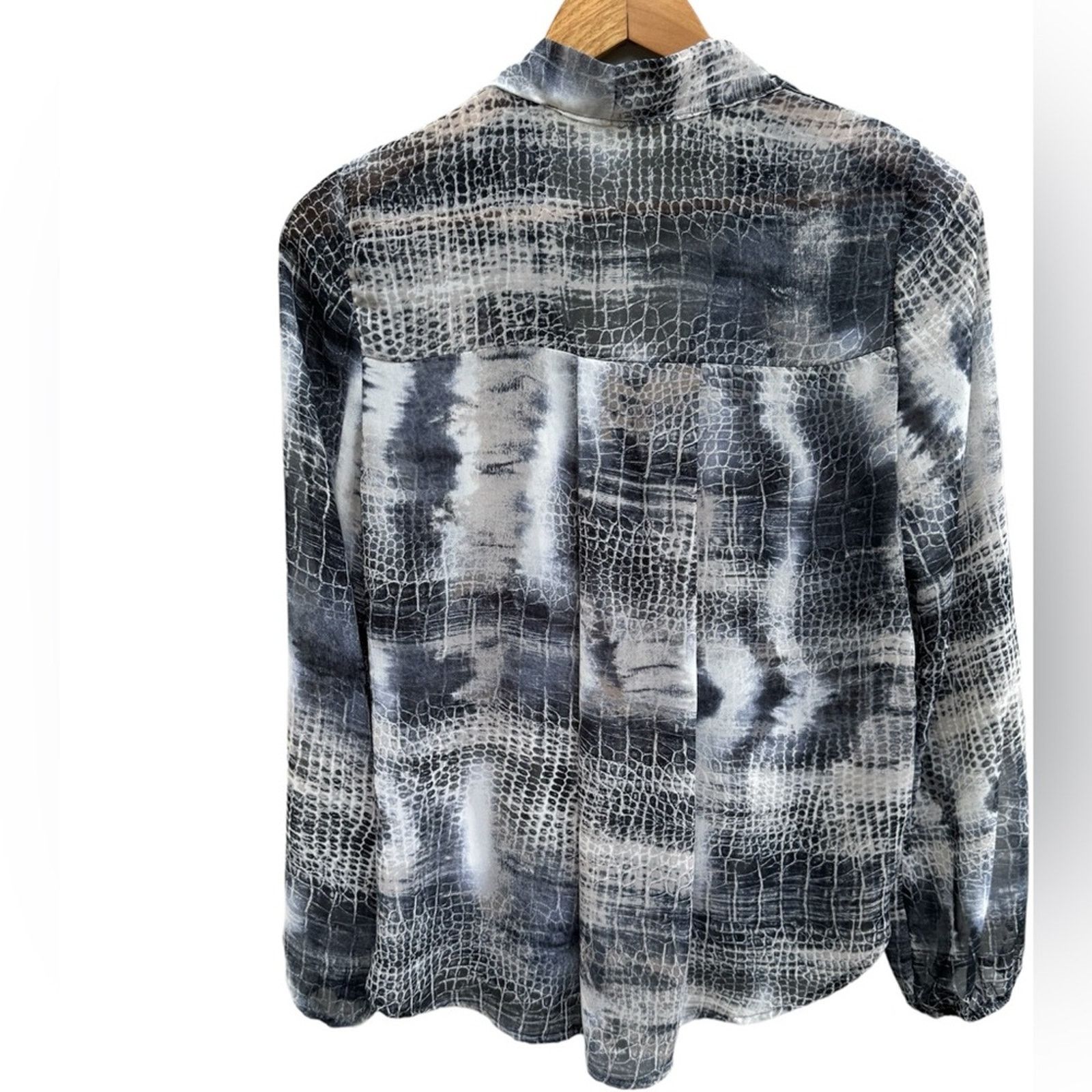 Vintage Havana Vintage Havana Blue Print Blouse Size S Sheer Drape Front Size S / US 4 / IT 40 - 7 Thumbnail