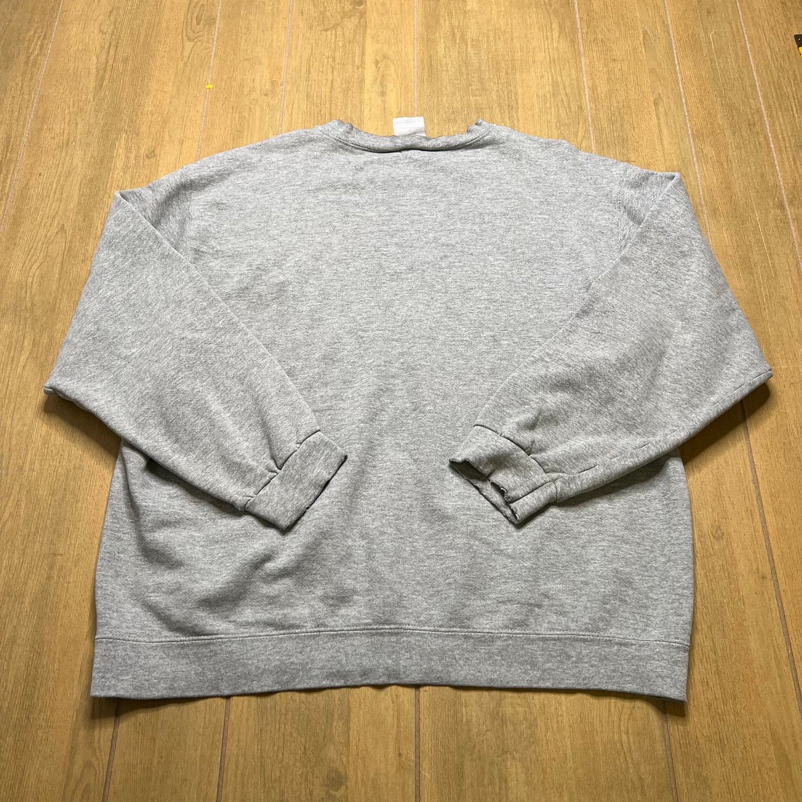 Nike Vintage Nike Crewneck Sweatshirt Swoosh Men Sz XL Distress Size US XL / EU 56 / 4 - 6 Thumbnail