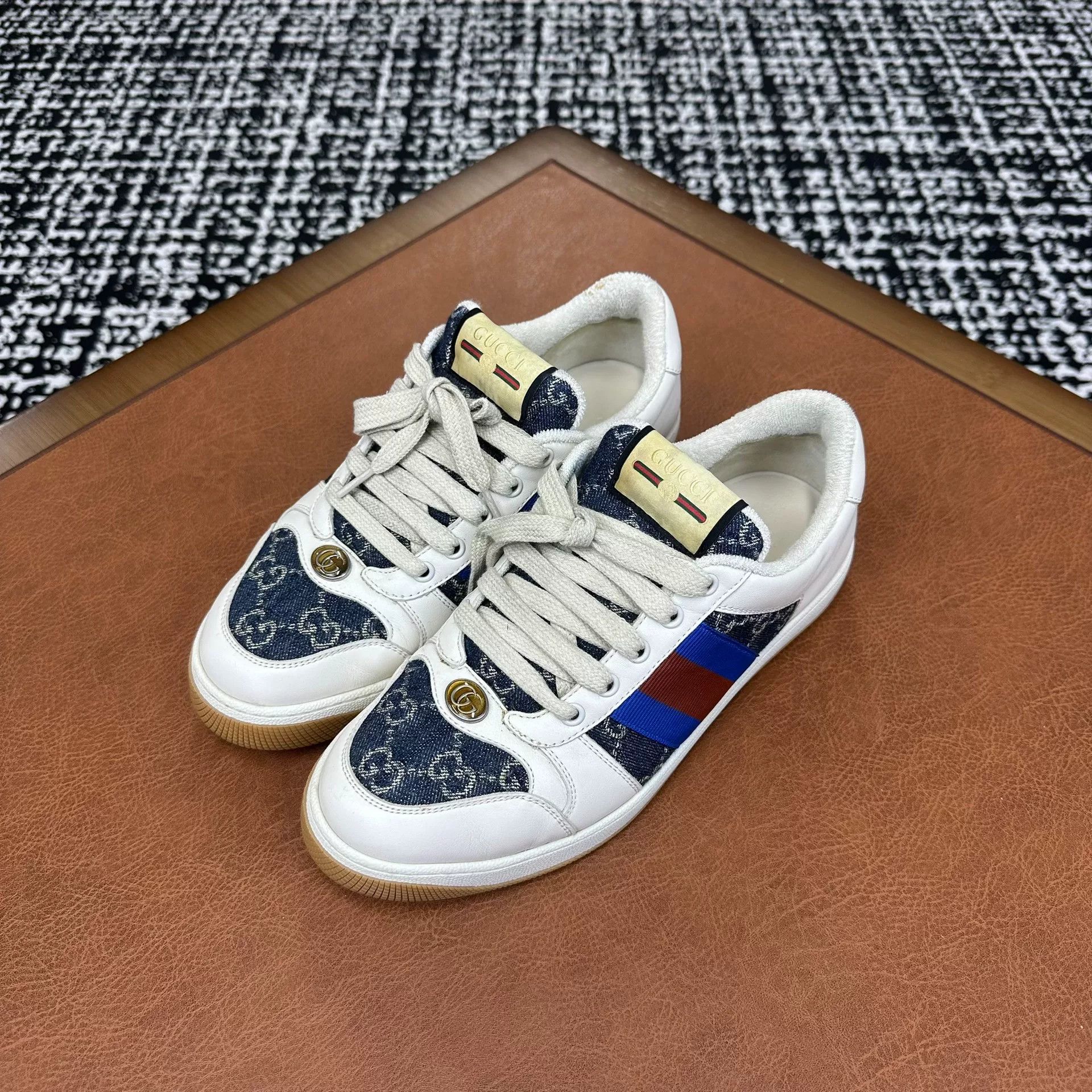 Gucci Gucci Blue Lowtop Sneakers 7 Men Size US 7 / EU 40 - 1 Thumbnail