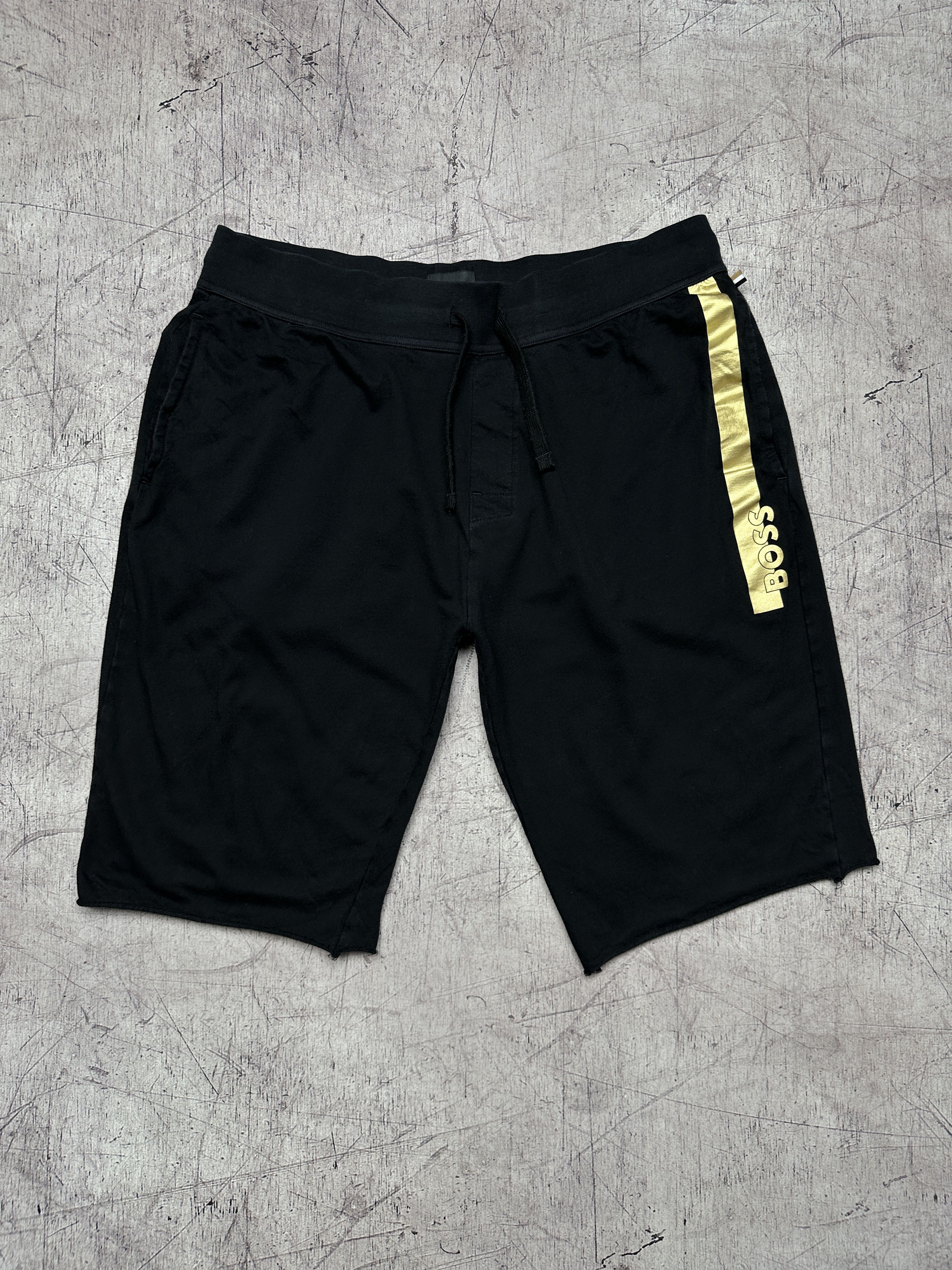 Hugo Boss Hugo Boss Mens Sweatshorts Shorts Size US 34 / EU 50 - 1 Thumbnail