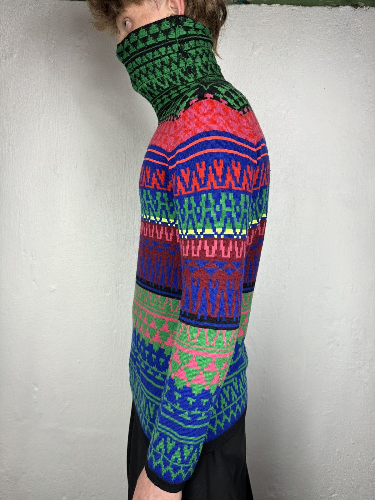 Alexander McQueen Alexander McQueen Turtle neck / mask sweater Size US M / EU 48-50 / 2 - 5 Thumbnail