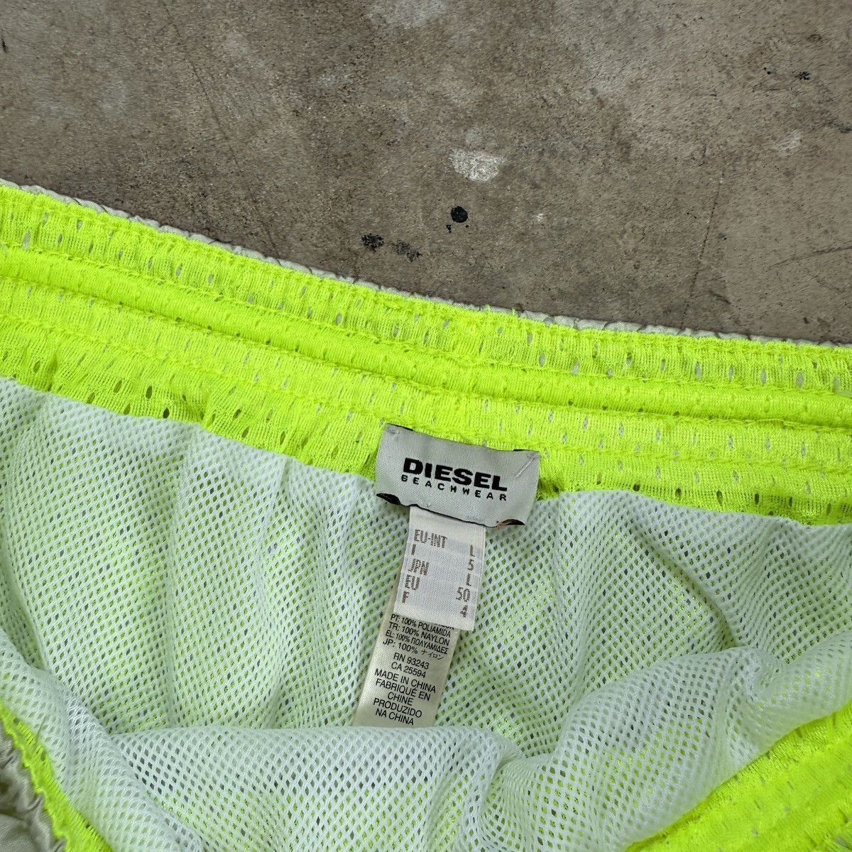Diesel × Vintage Vintage Diesel Beachwear Shorts Size US 32 / EU 48 - 3 Thumbnail