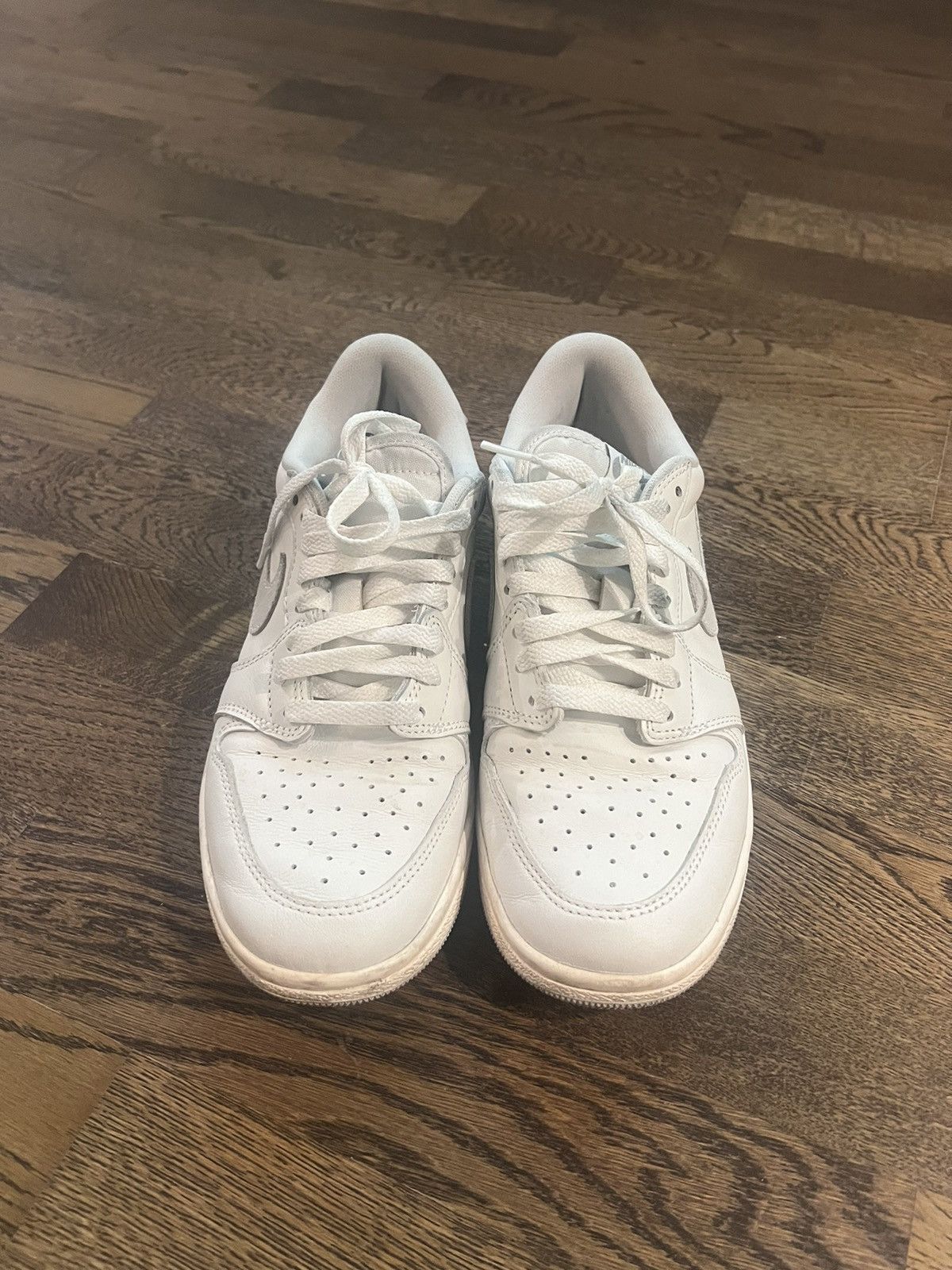 Jordan Brand × Nike Air Jordan 1 Low Size US 8 / EU 41 - 4 Thumbnail