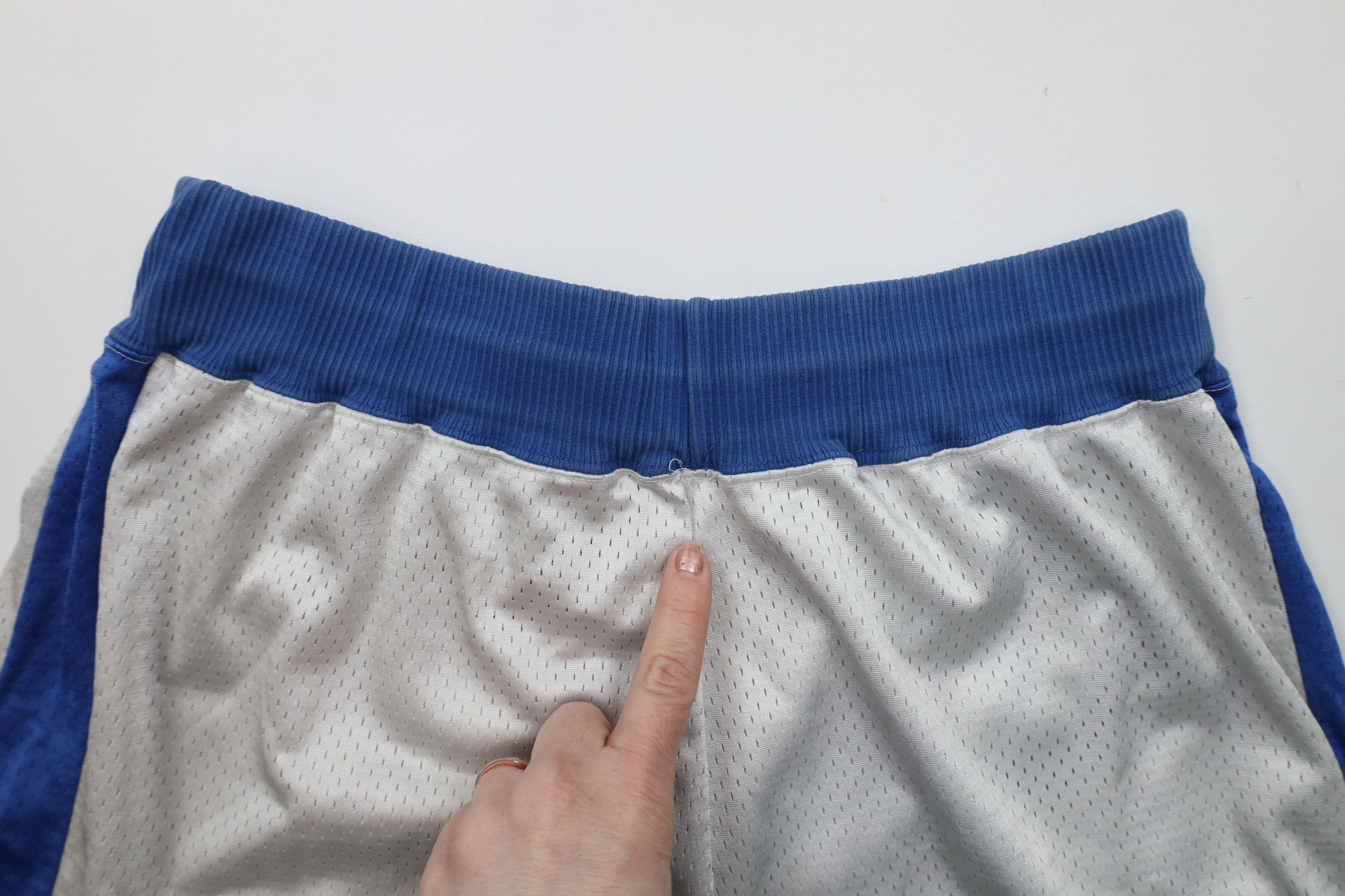 Vintage Vintage 80s 90s Streetwear Heavyweight Basketball Shorts Size US 32 / EU 48 - 10 Thumbnail