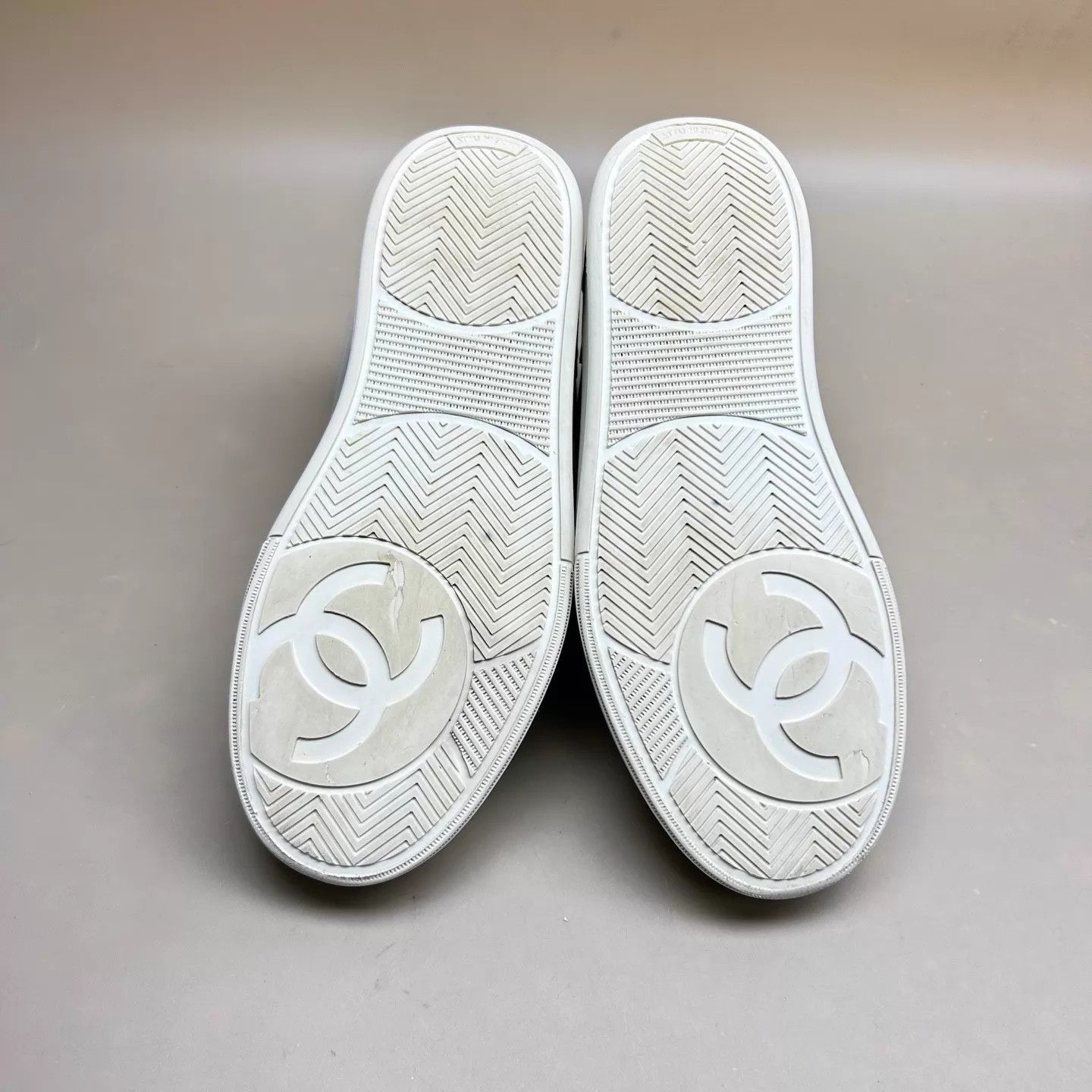 Chanel CHANEL White & Green CC Logo Sneaker 37 Size US 6.5 / IT 36.5 - 6 Thumbnail