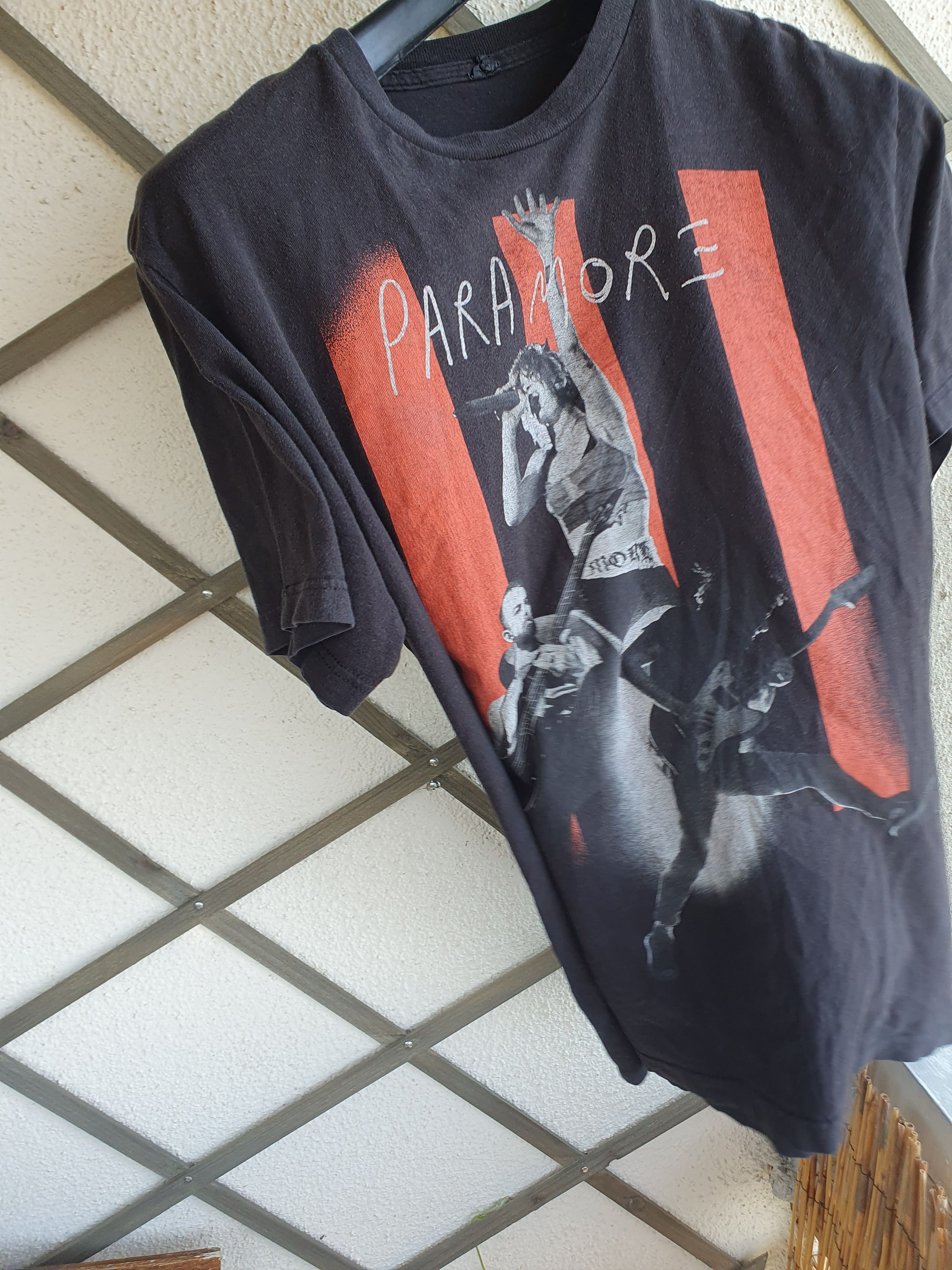 Band Tees Paramore Band Rock t-shirt sz L/M? Size US L / EU 52-54 / 3 - 2 Thumbnail