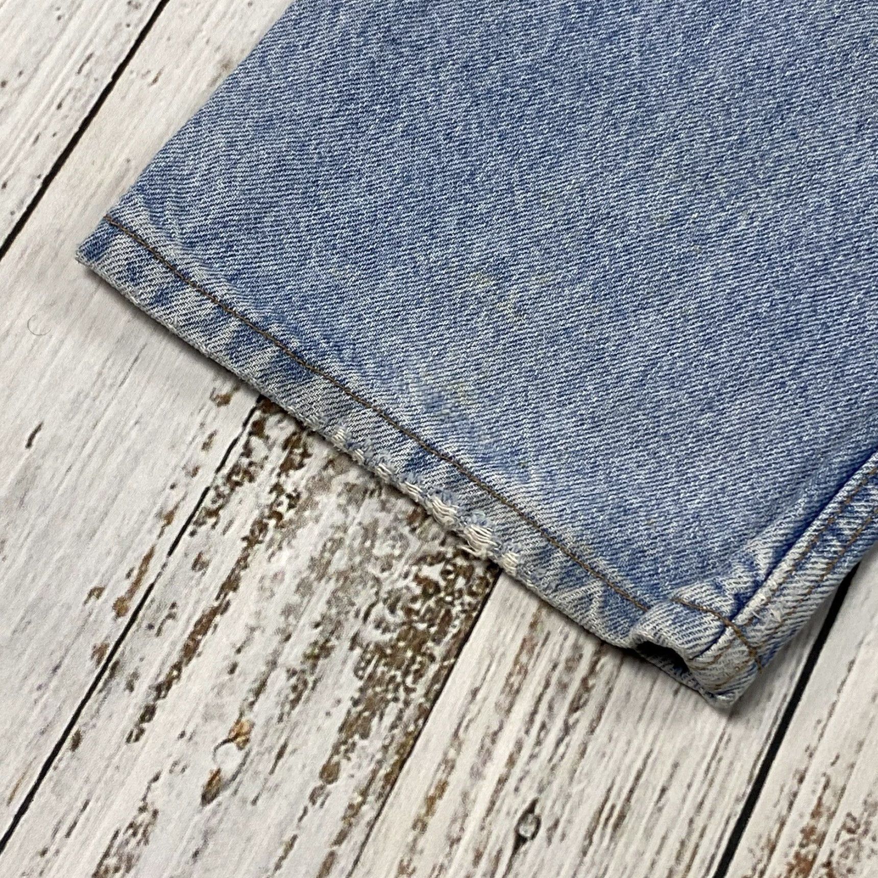 Levi's VINTAGE Levi's 550 Blue Denim Jeans Men W36 L30 Relaxed Fit Light Wash 90s Size US 36 / EU 52 - 7 Thumbnail