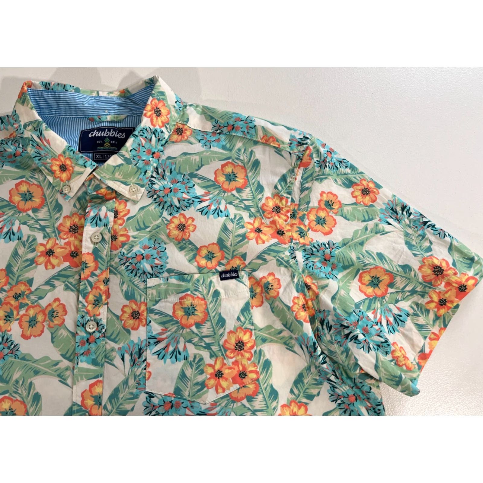 Chubbies Chubbies Men's Short Sleeve Button-Up Hawaiian Shirt Floral XL Multicolor Hawaiian Men’s Shirt Size US XL / EU 56 / 4 - 4 Thumbnail