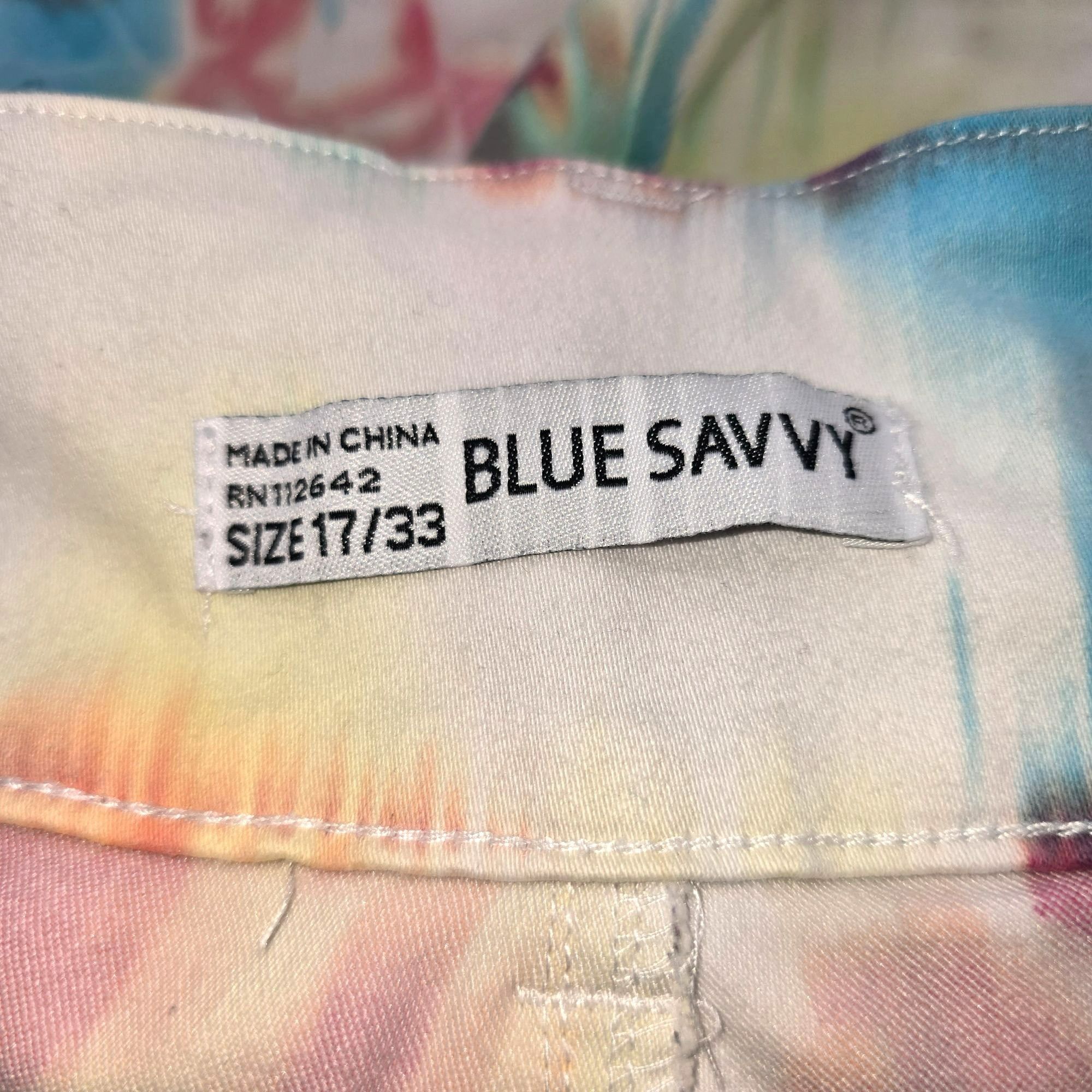 Other Tie-Dye Shorts Blue Savvy High-Waisted Juniors 3 Button Size Size 35" - 7 Thumbnail