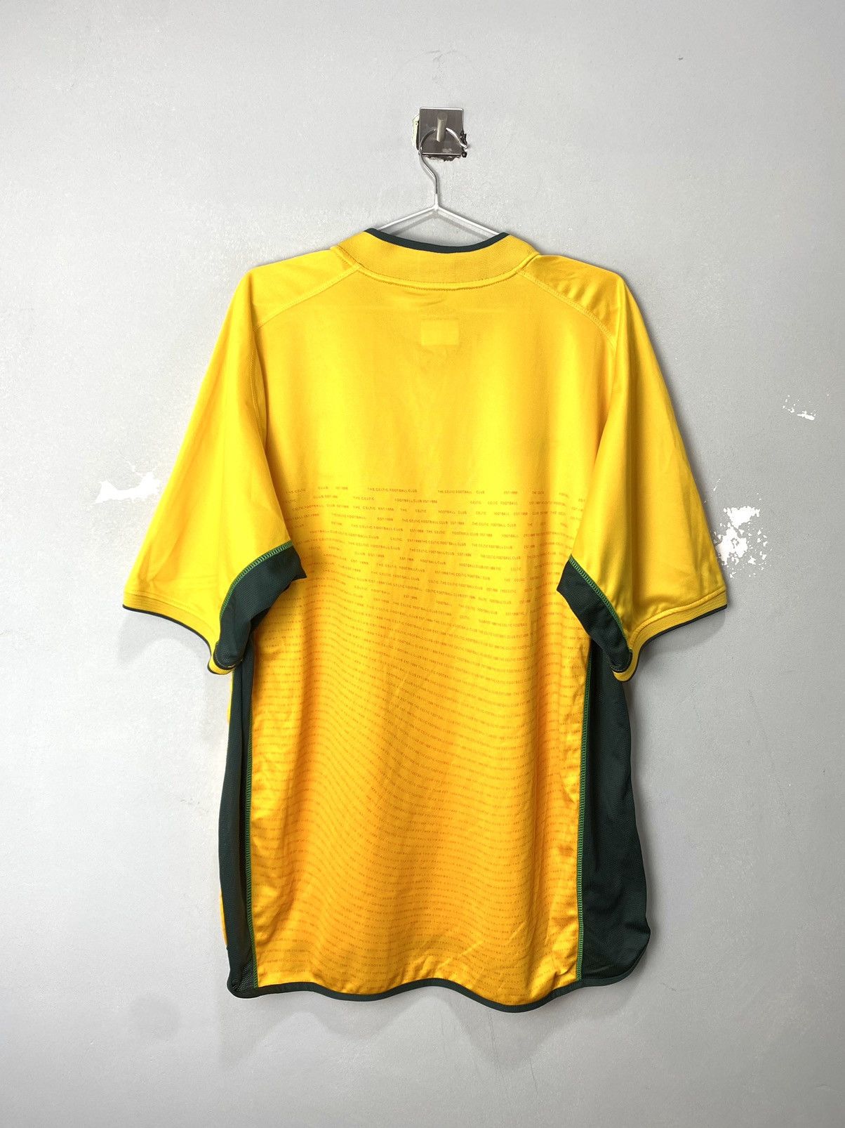 Umbro Vintage 2000’s Umbro Celtic Soccer Jersey T Shirt Size US XXL / EU 58 / 5 - 2 Thumbnail