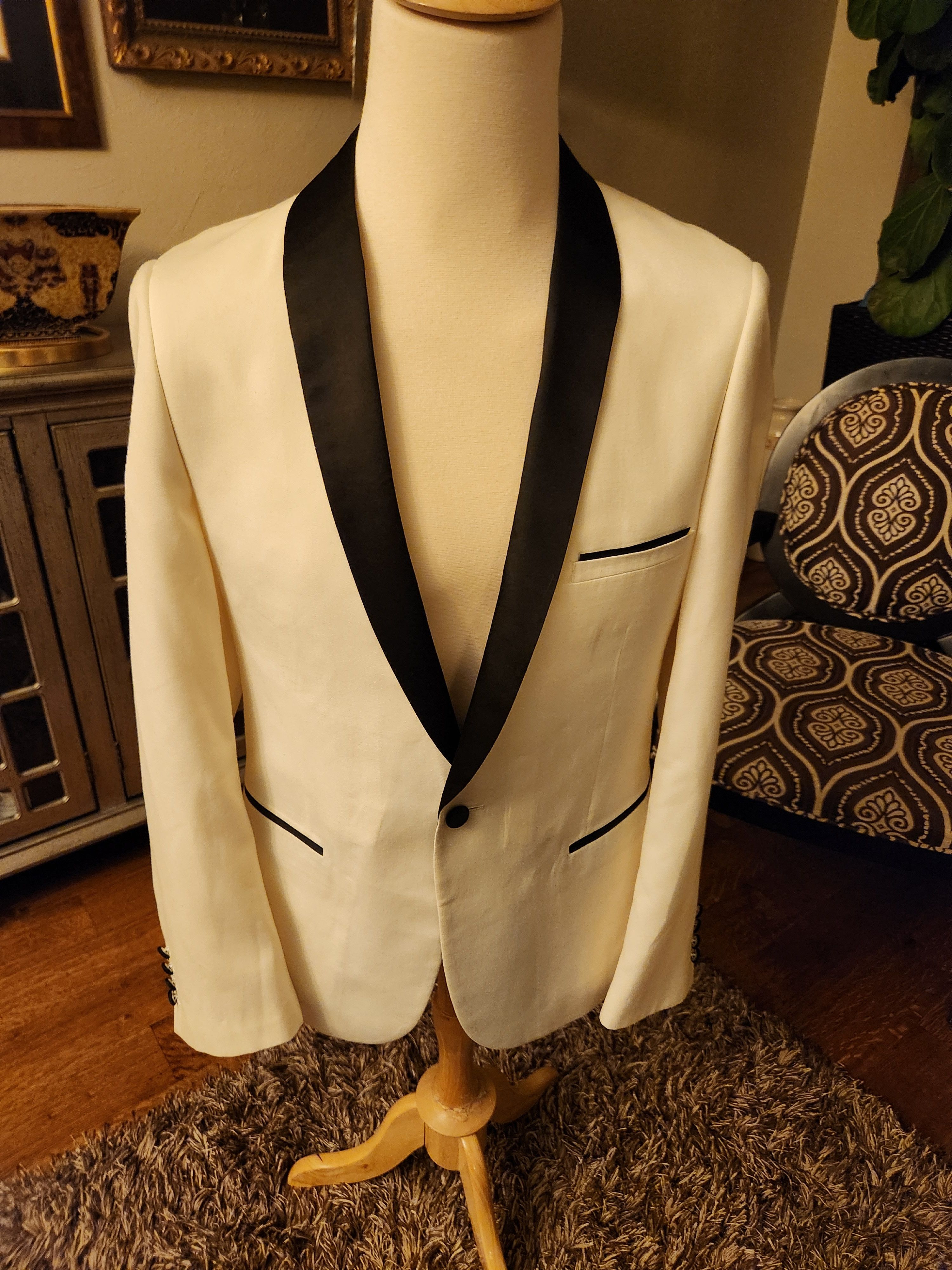 Other NWOT Men's Ivory and Black Dinner Jacket Size 40R - 1 Thumbnail