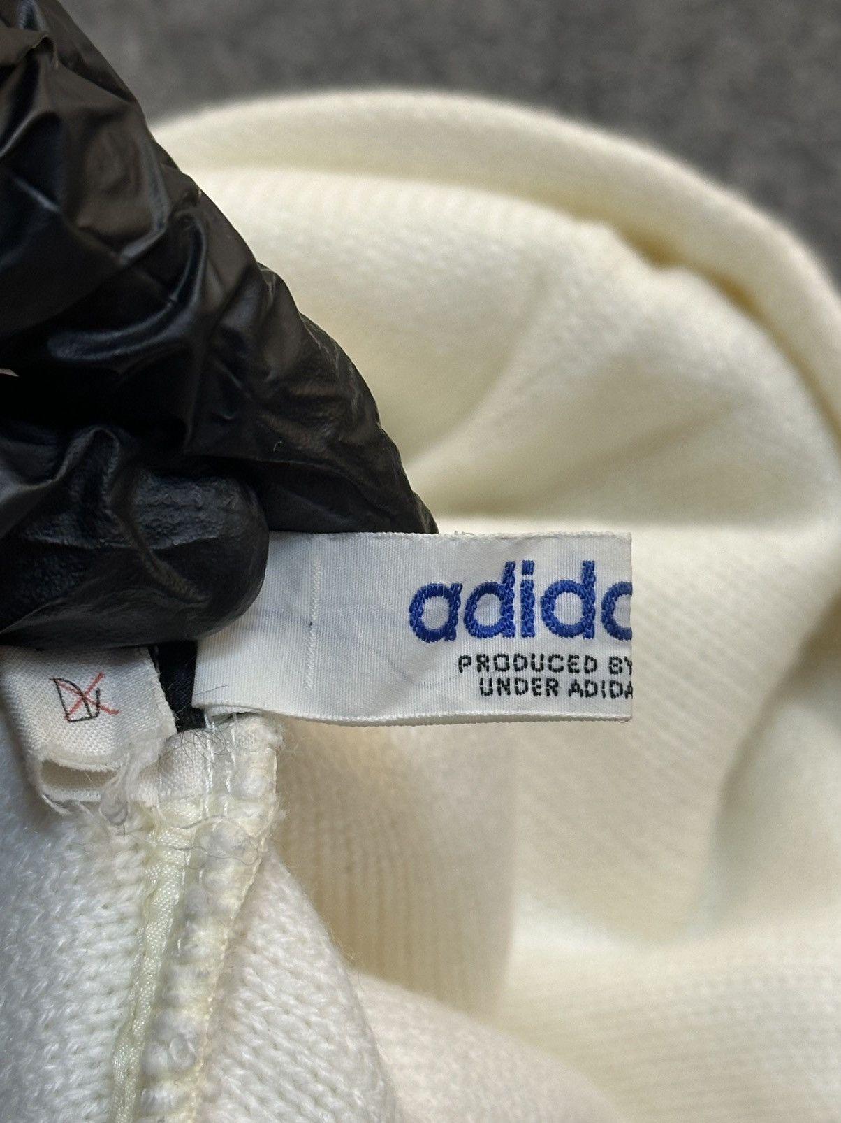 Adidas Adidas Originals white trefoil beanie y2k Size ONE SIZE - 8 Thumbnail