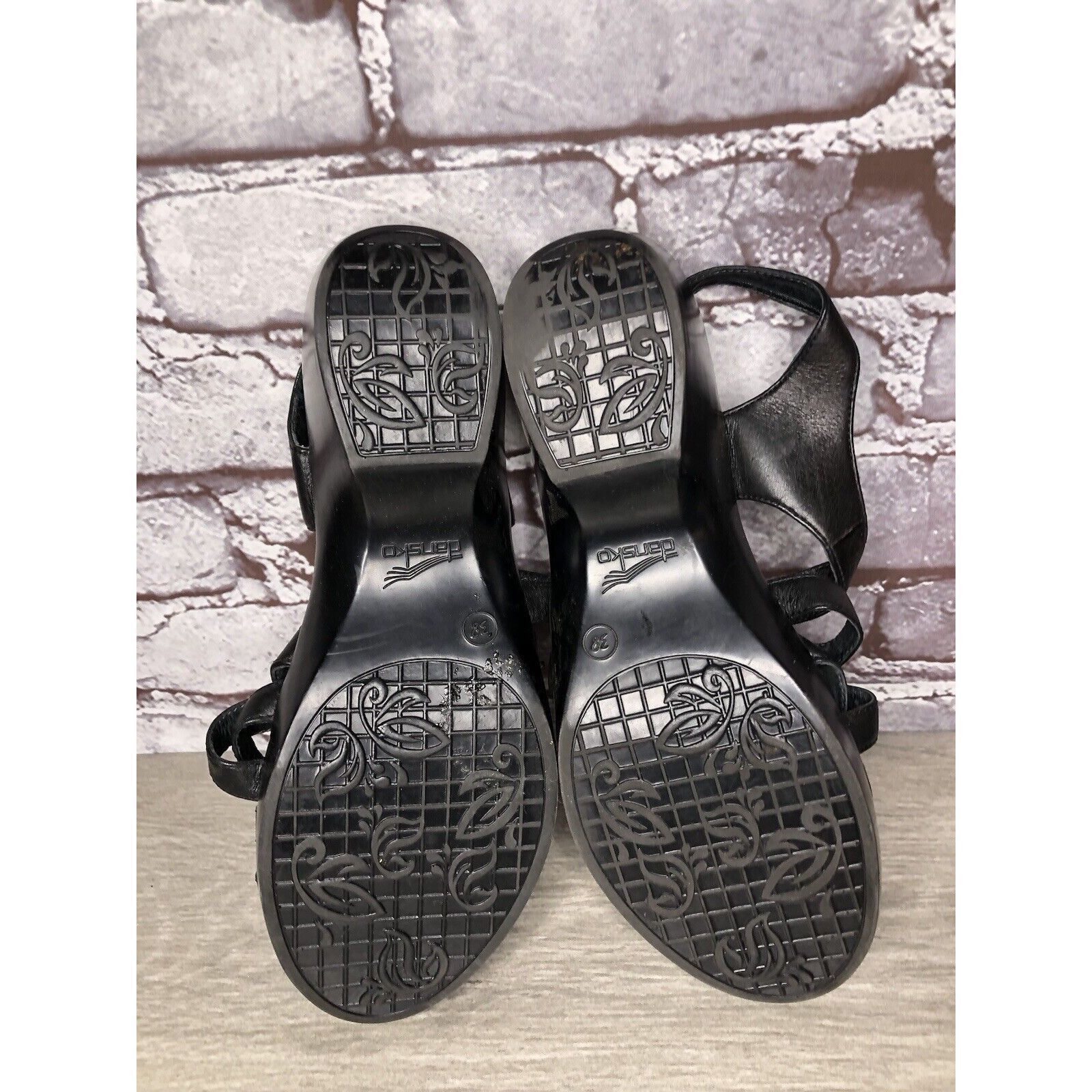 Other Dansko 2406020200 Black Leather Ankle Strap Heel Sandals Wom Size US 8 / IT 38 - 18 Thumbnail