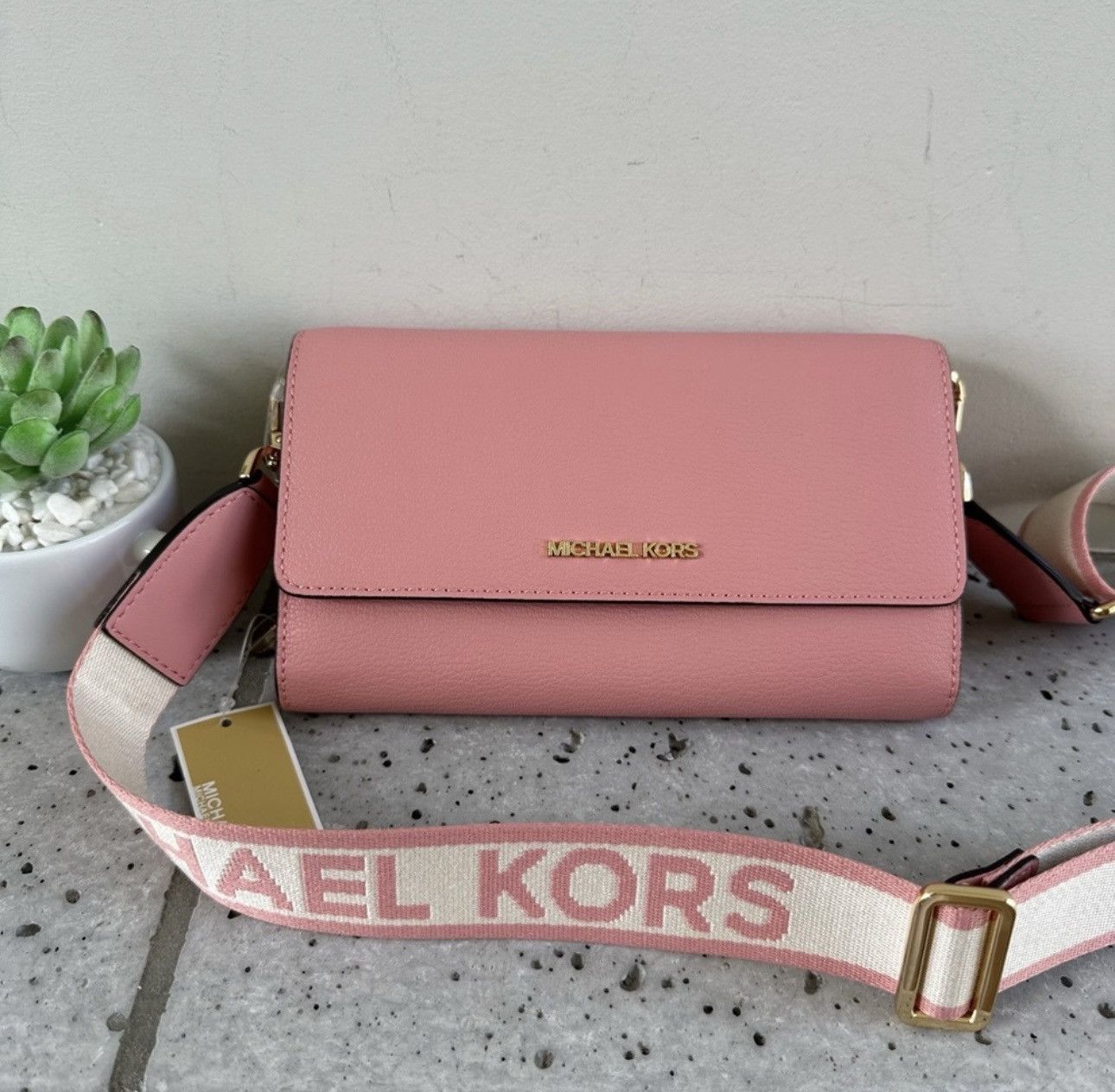 Michael Kors NWT Michael Kors Jet Set Large Leather Crossbody Bag Size ONE SIZE - 1 Thumbnail