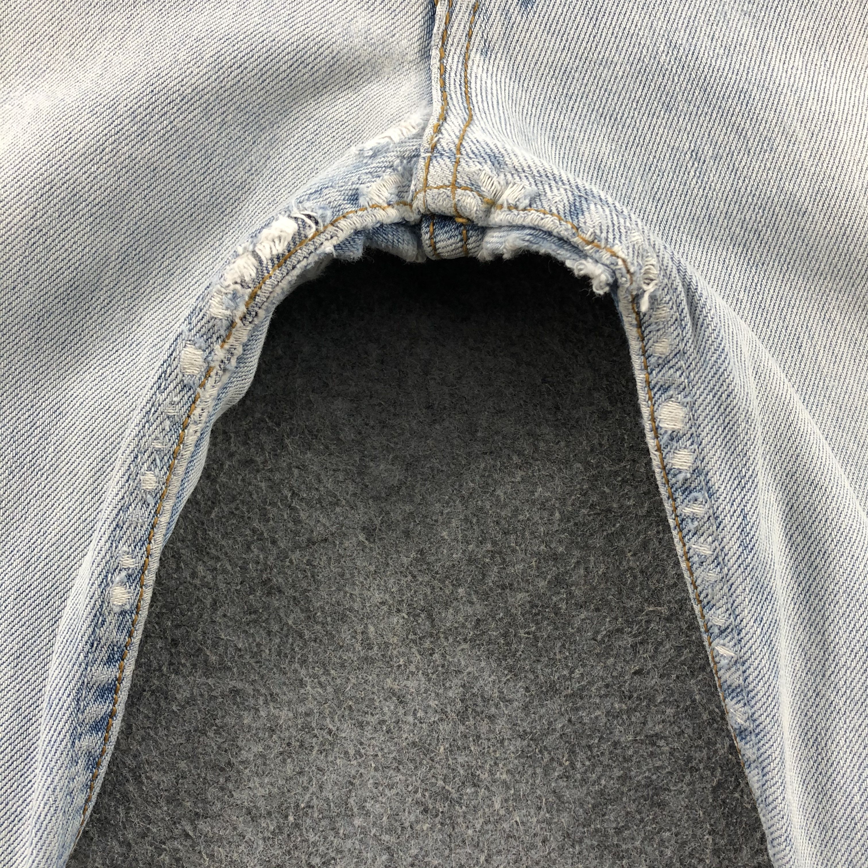 Levi's Light Wash Vintage Distress Levis 501 Jeans-JM1523 Size US 32 / EU 48 - 10 Thumbnail
