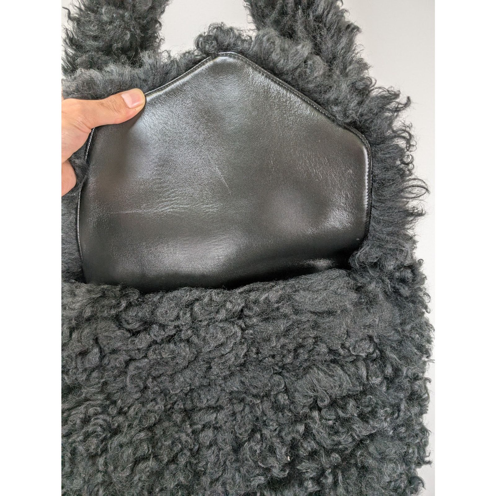 Saint Laurent Paris o1rshd1 Size: OS / Men Shaggy Crossbody Bag in Black Size ONE SIZE - 4 Thumbnail