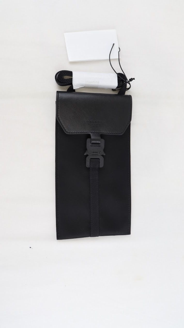 o1rshd1 Size: OS / Buckle Bag in Black