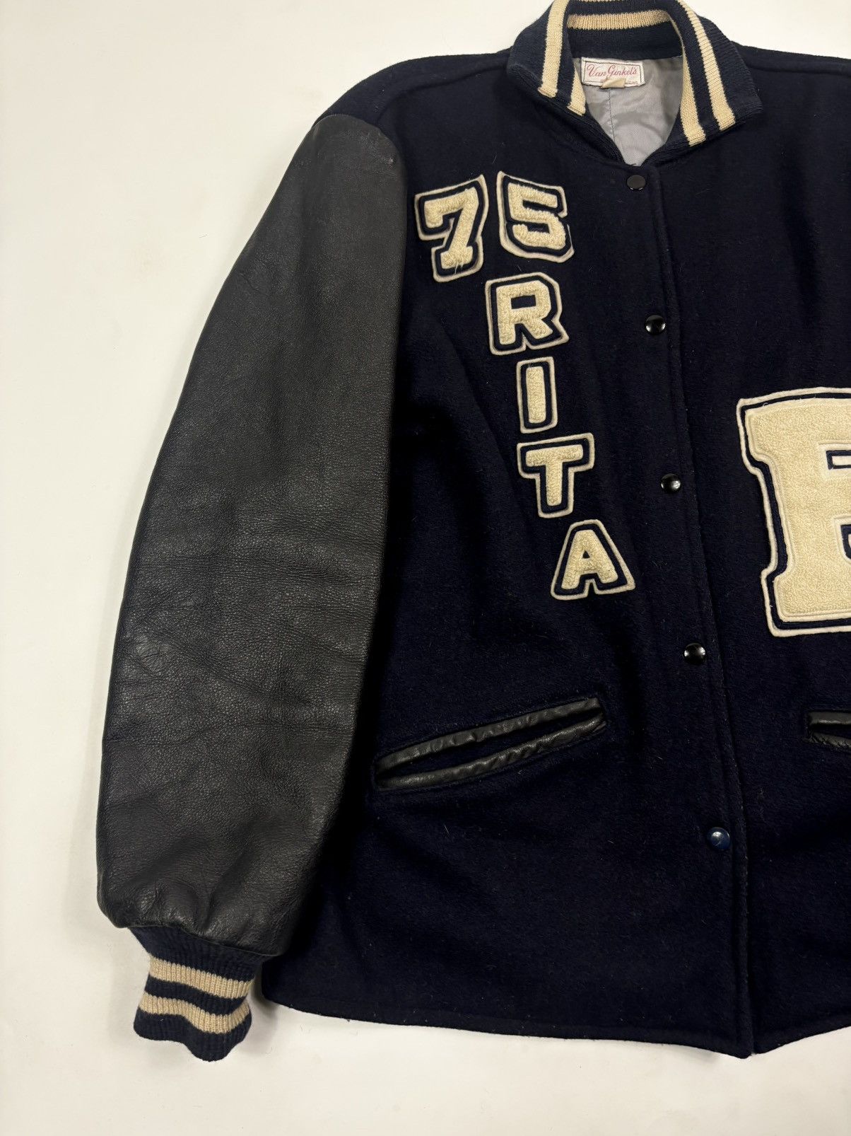 Unsound Rags × Vintage 1975 Van Ginkels “Rita Roosevelt” Varsity Letterman Jacket Size US L / EU 52-54 / 3 - 4 Thumbnail