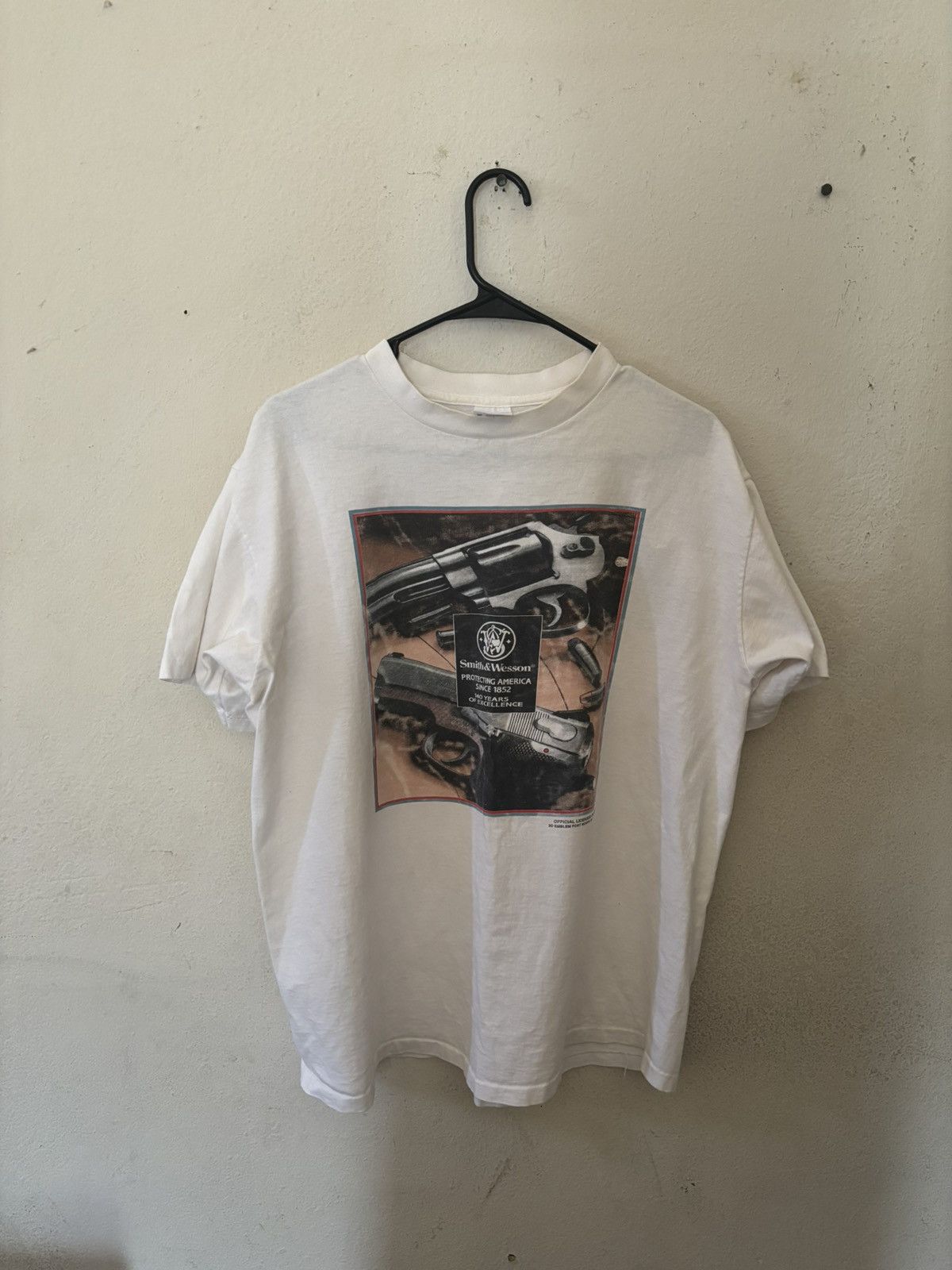 Vintage Vintage Smith & Wesson T-Shirt Size US XL / EU 56 / 4 - 1 Thumbnail