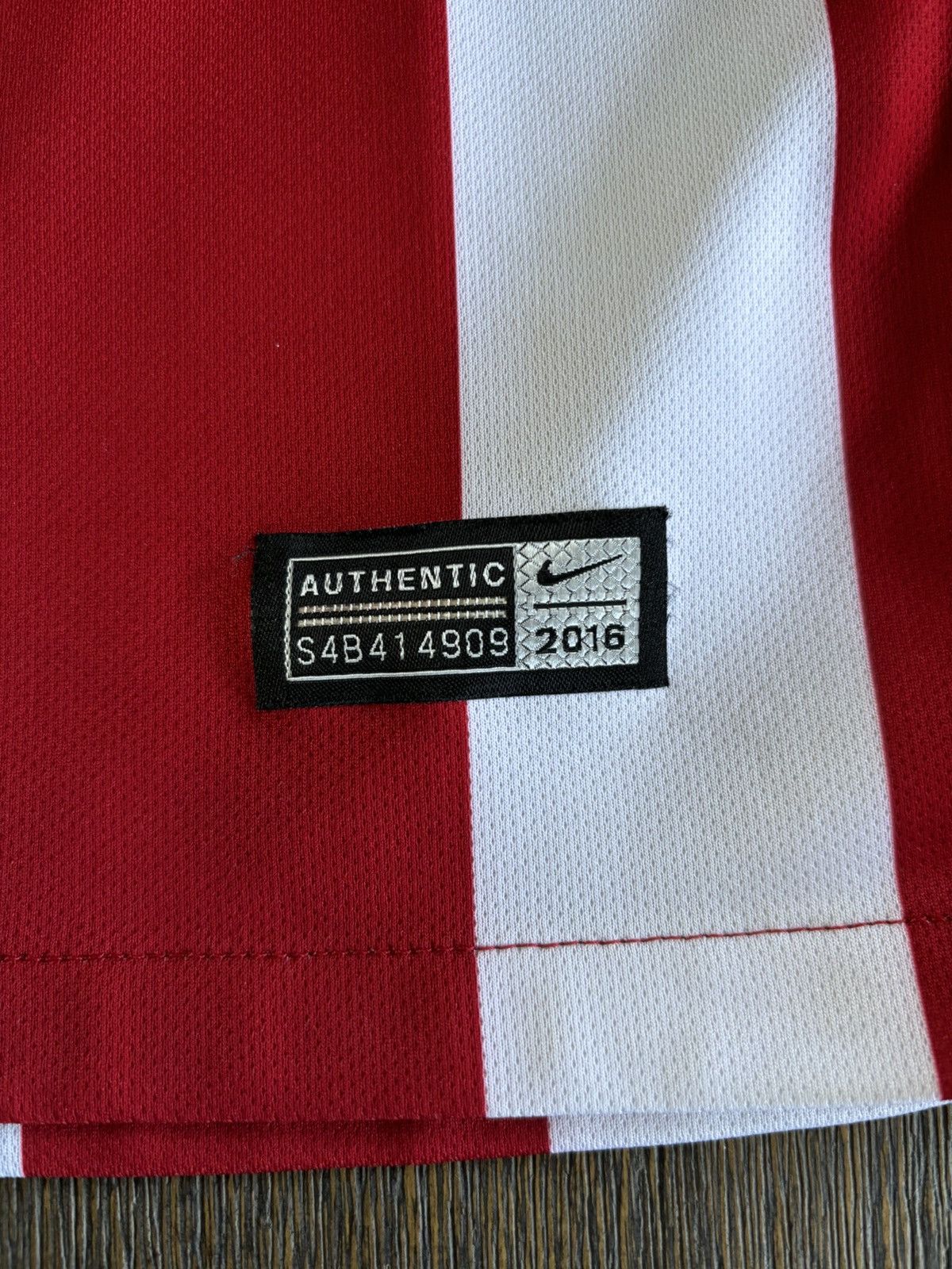 Nike Antoine Griezmann Atletico Madrid 2016/17 home kit Size US S / EU 44-46 / 1 - 9 Thumbnail