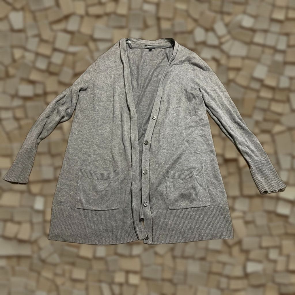 Apt. 9 **Women's Large Gray Apt. 9 Cardigan Sweater** User: Women's Large Gray Apt. 9 Cardigan Sweater Size L / US 10 / IT 46 - 1 Thumbnail