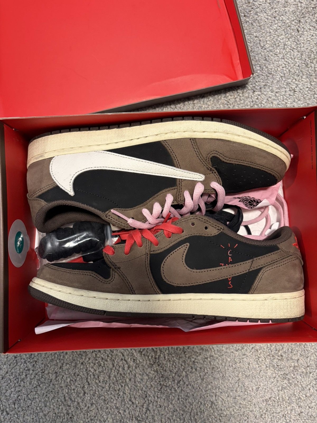 Nike TRAVIS SCOTT NIKE AIR JORDAN 1 LOW MOCHA Size US 10 / EU 43 - 2 Thumbnail
