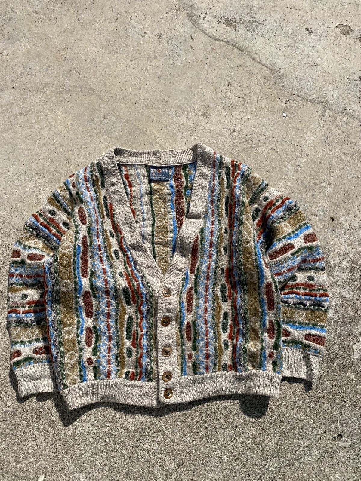 Geccu Cardigan sweater