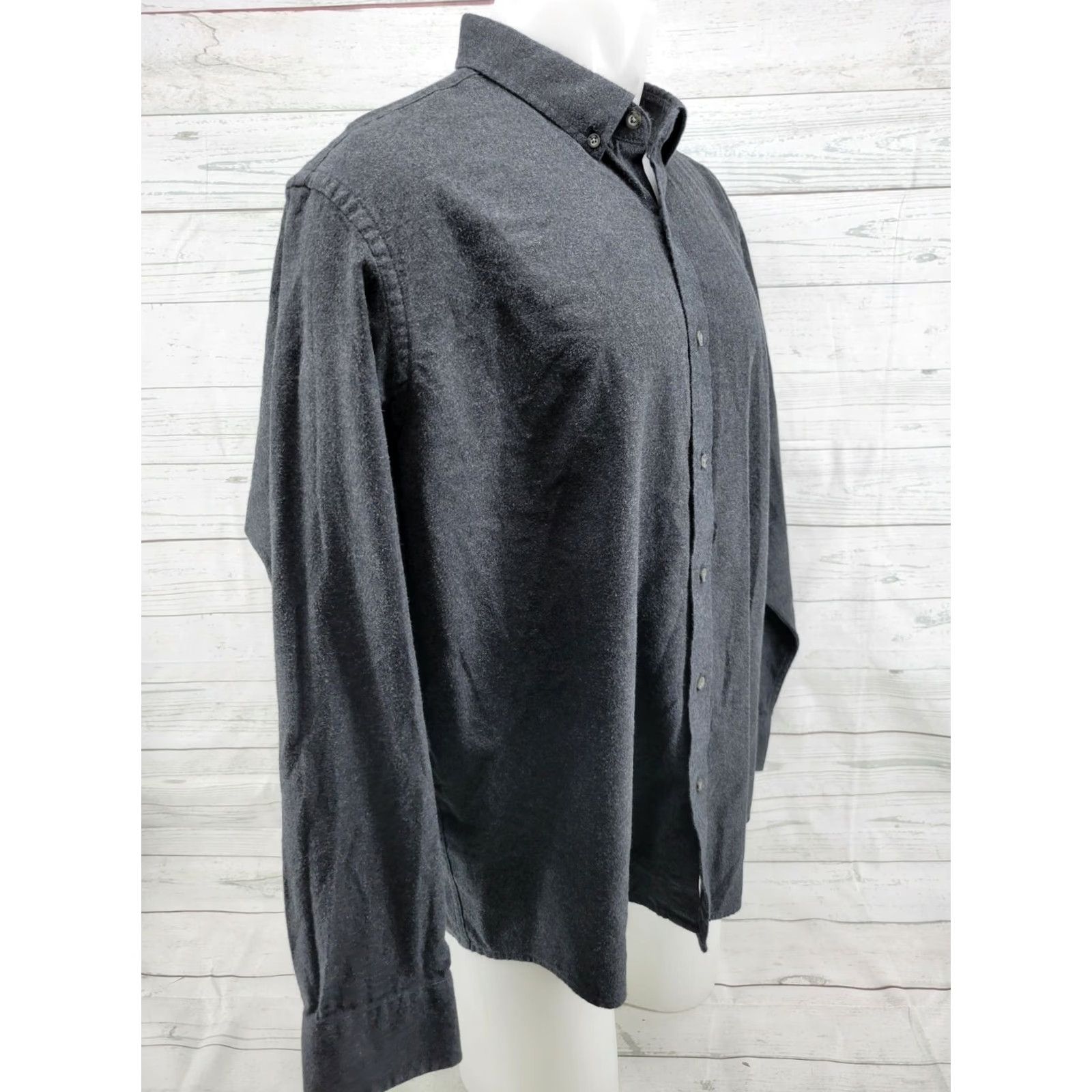 UNTUCKit UNTUCKit Long Sleeve Button Up Shirt Gray Charcoal Cotton Men’s XXL Regular Size Shirt Button-Up Casual Vintage No N/A Size US XXL / EU 58 / 5 - 4 Thumbnail