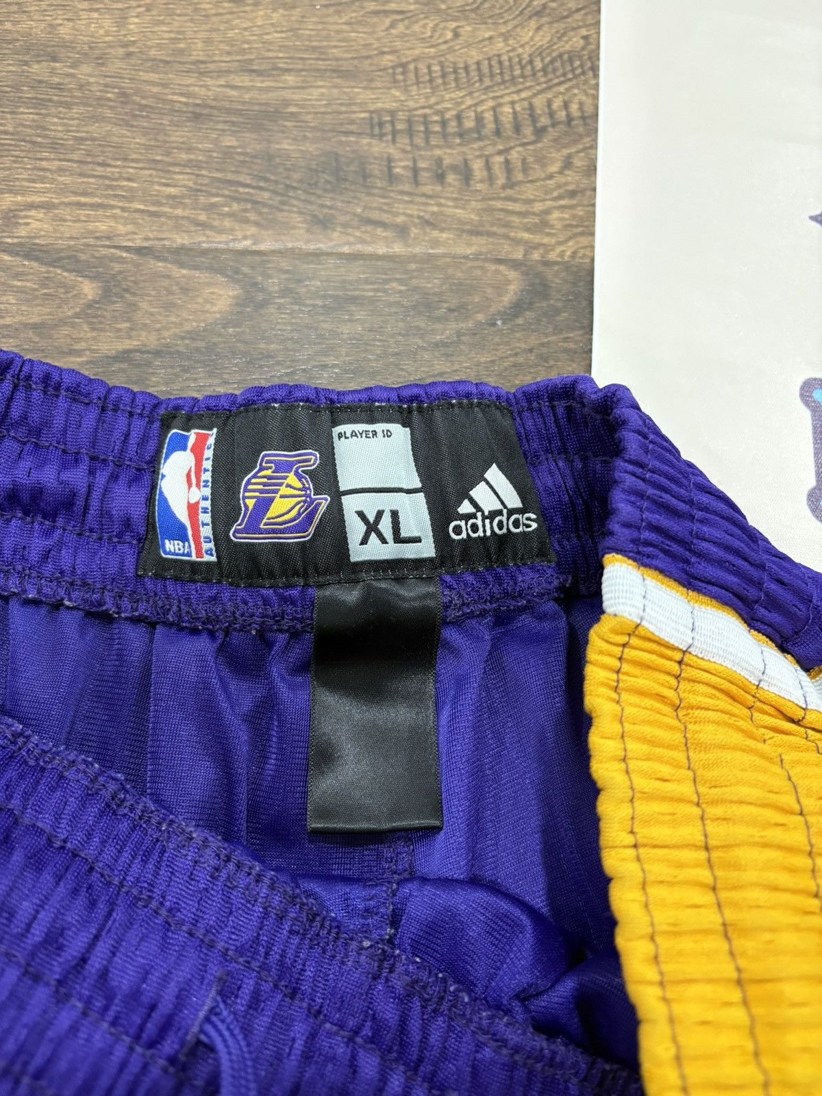 Adidas Y2K ADIDAS LOS ANGELES LAKERS MESH SHORTS Size US 34 / EU 50 - 3 Thumbnail