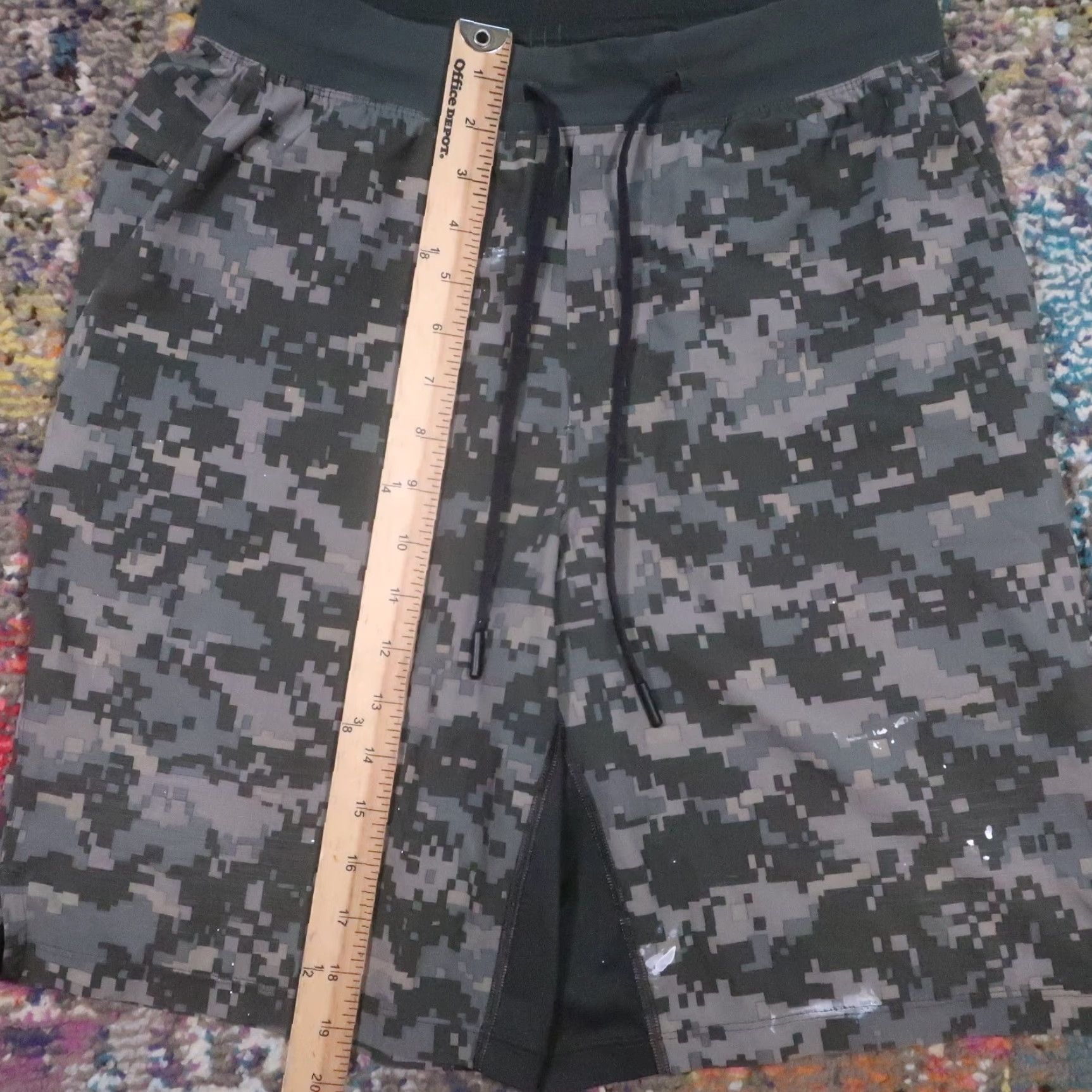 Lululemon Lululemon Shorts Mens S Green Digital Camo Performance Stretch Distressed Shirt? Size US 29 - 5 Thumbnail