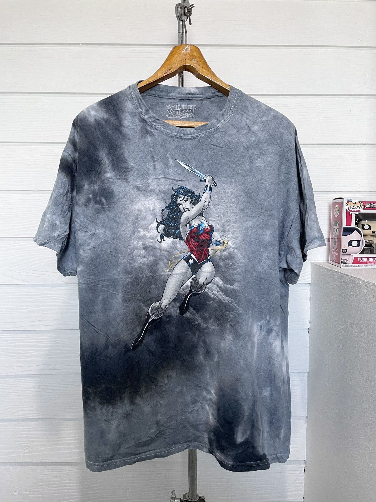 DC Comics WONDER WOMAN TIE DYE (2017) Size US XL / EU 56 / 4 - 1 Thumbnail