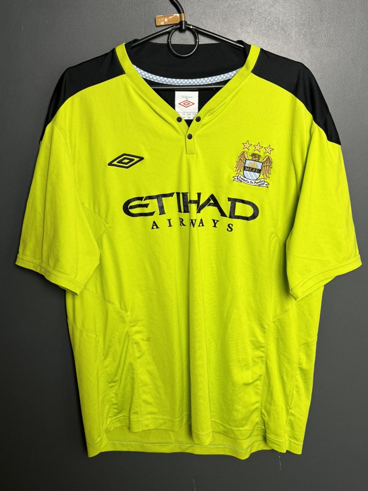 Umbro Manchester City 11/12 Training Football Jersey Size US L / EU 52-54 / 3 - 1 Thumbnail
