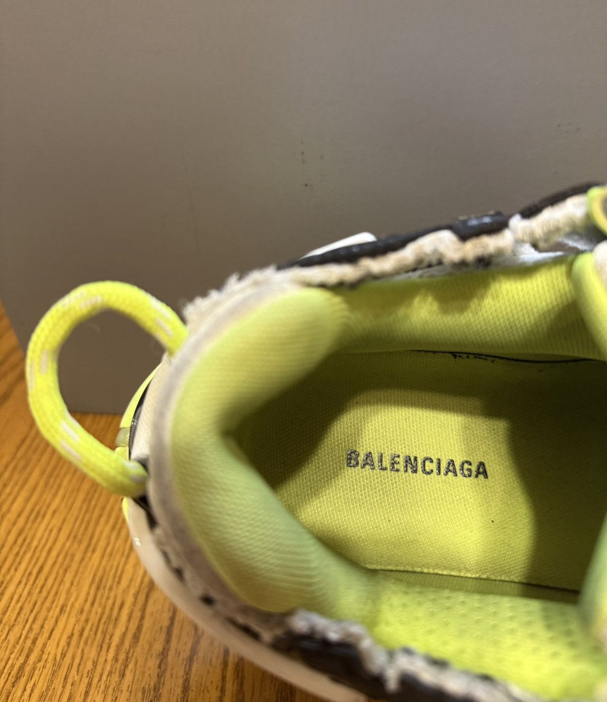 Balenciaga Balenciaga Runner Sneaker (White/Black/Fluo Yellow) Size US 11 / EU 44 - 8 Thumbnail