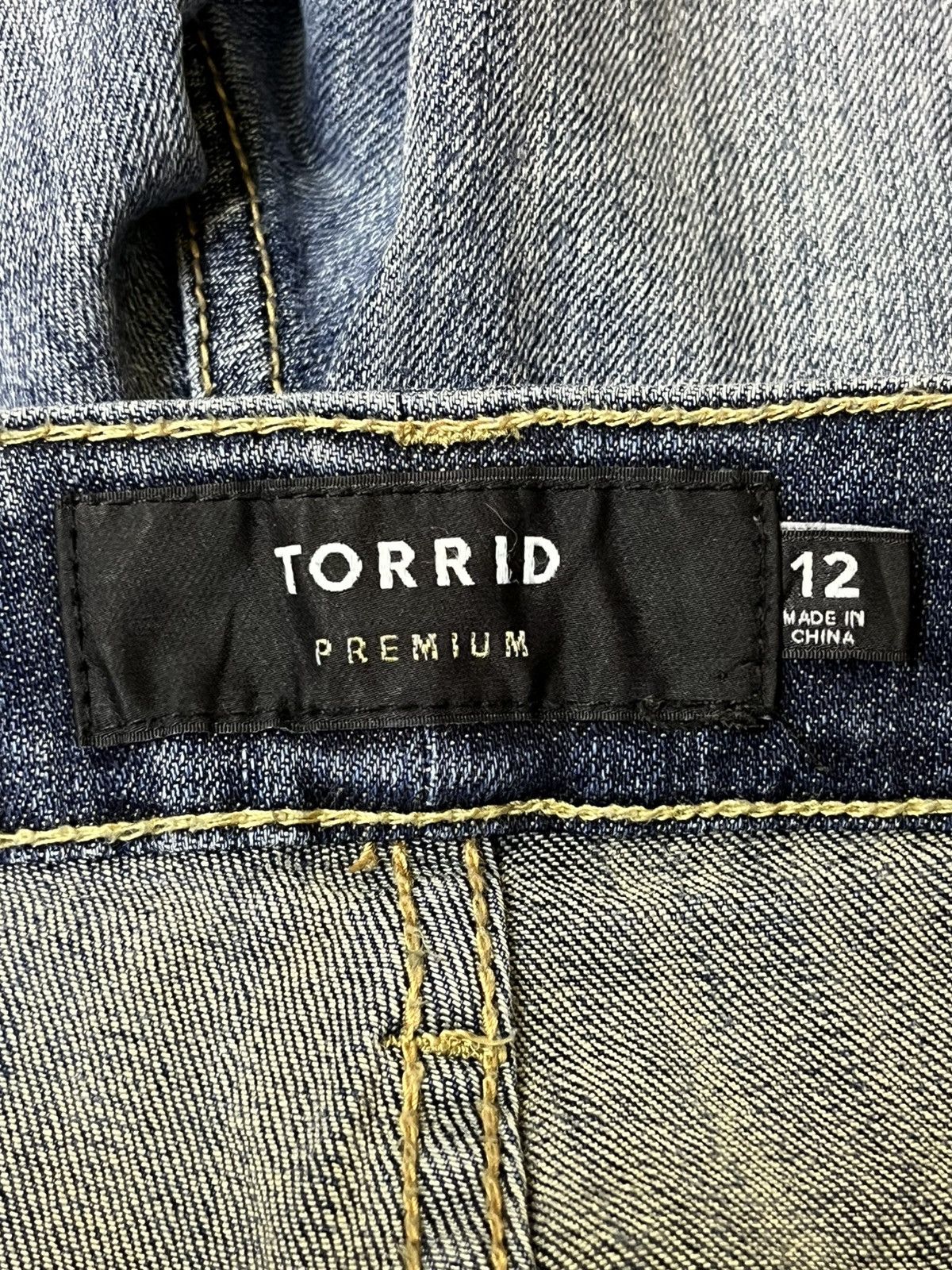 Japanese Brand SICK🔥TORRID FAL 2015 DISTRESSED WITH STUDDED STYLE JEANS Size US 35 - 19 Thumbnail