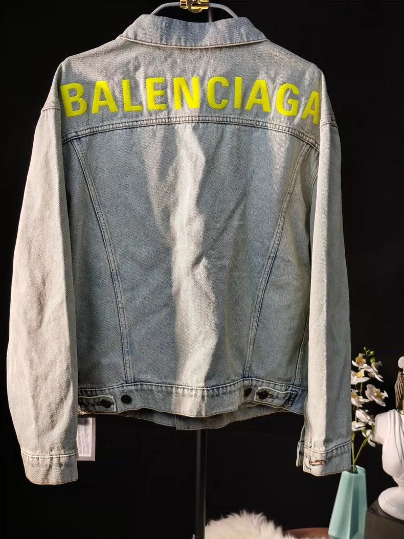 Balenciaga Balenciaga size 34 Denim jacket with embroidered yellow lo Size L / US 10 / IT 46 - 2 Thumbnail