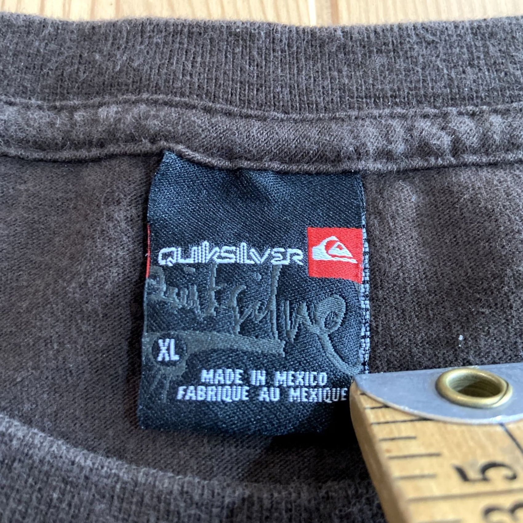 Quiksilver VINTAGE Quiksilver Shirt XL Brown 90s Logo Graphic Print Men T-Shirt Short Sleeve Crew Neck Summer Beach Mexico Size US XL / EU 56 / 4 - 3 Thumbnail
